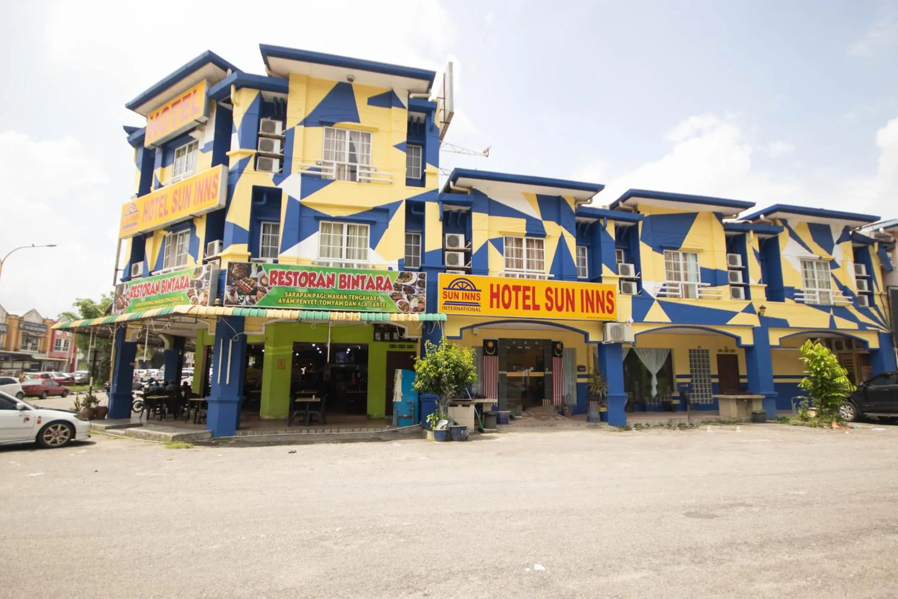 Facade/entrance in Sun Inns Tambun Facade/entrance in Sun Inns Tambun