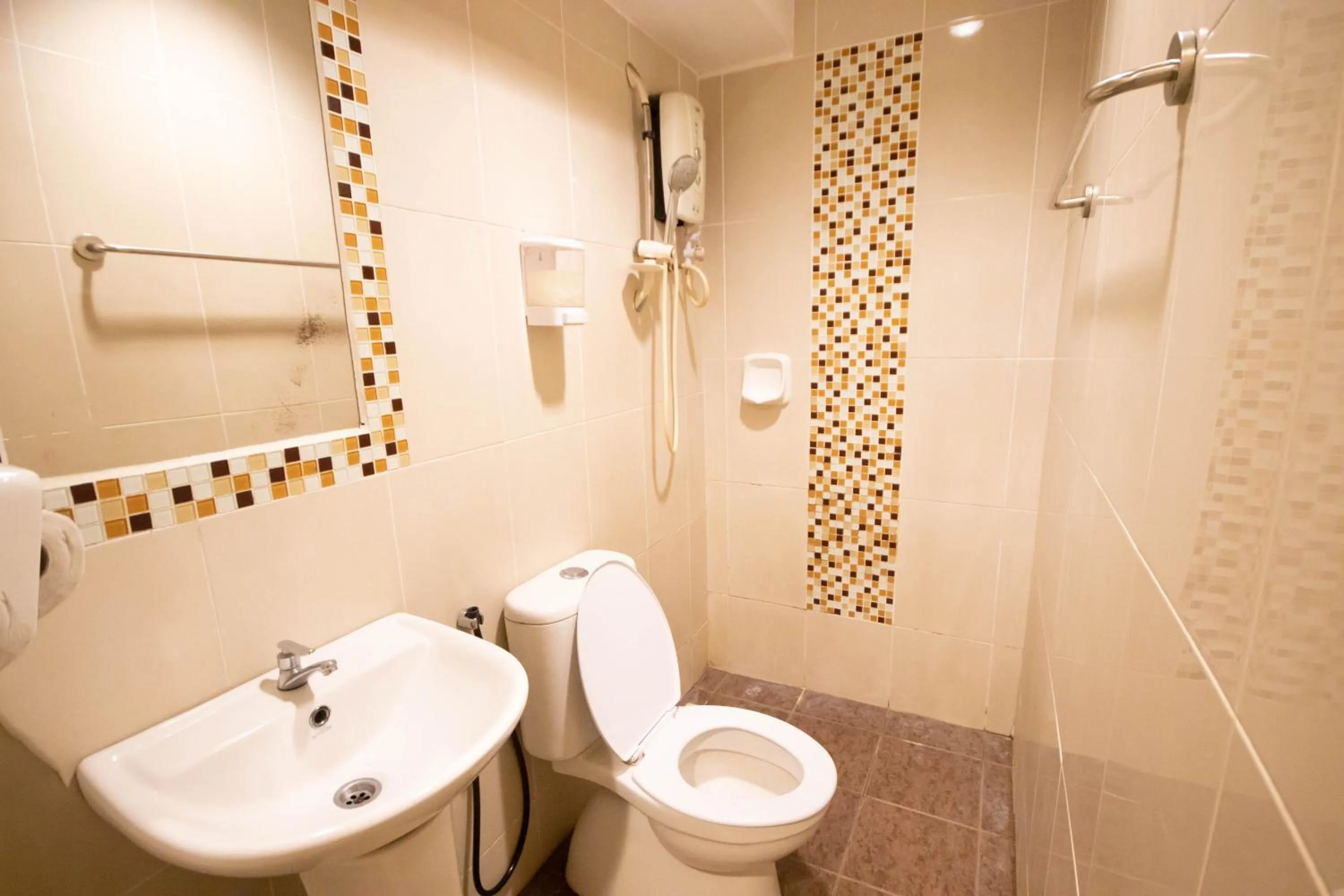 Bathroom in Sun Inns Tambun