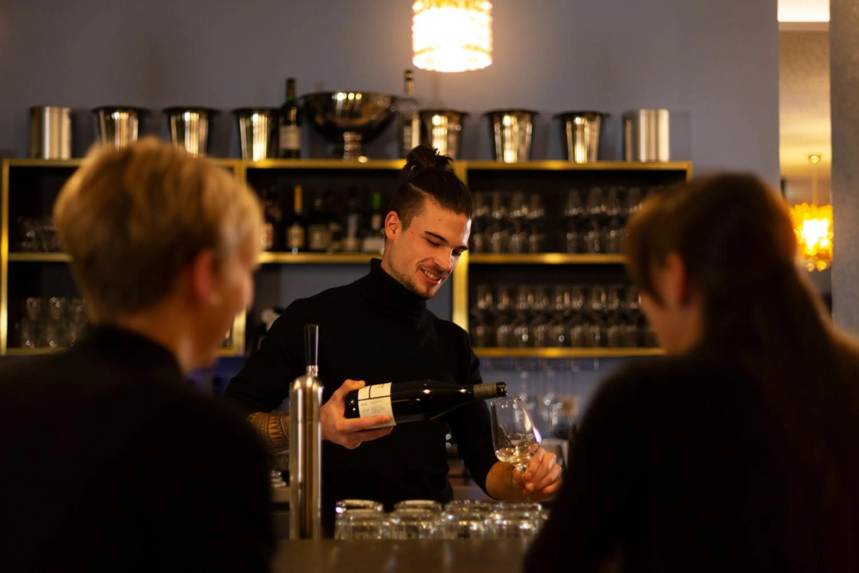 People in the niu Mood - Apartments