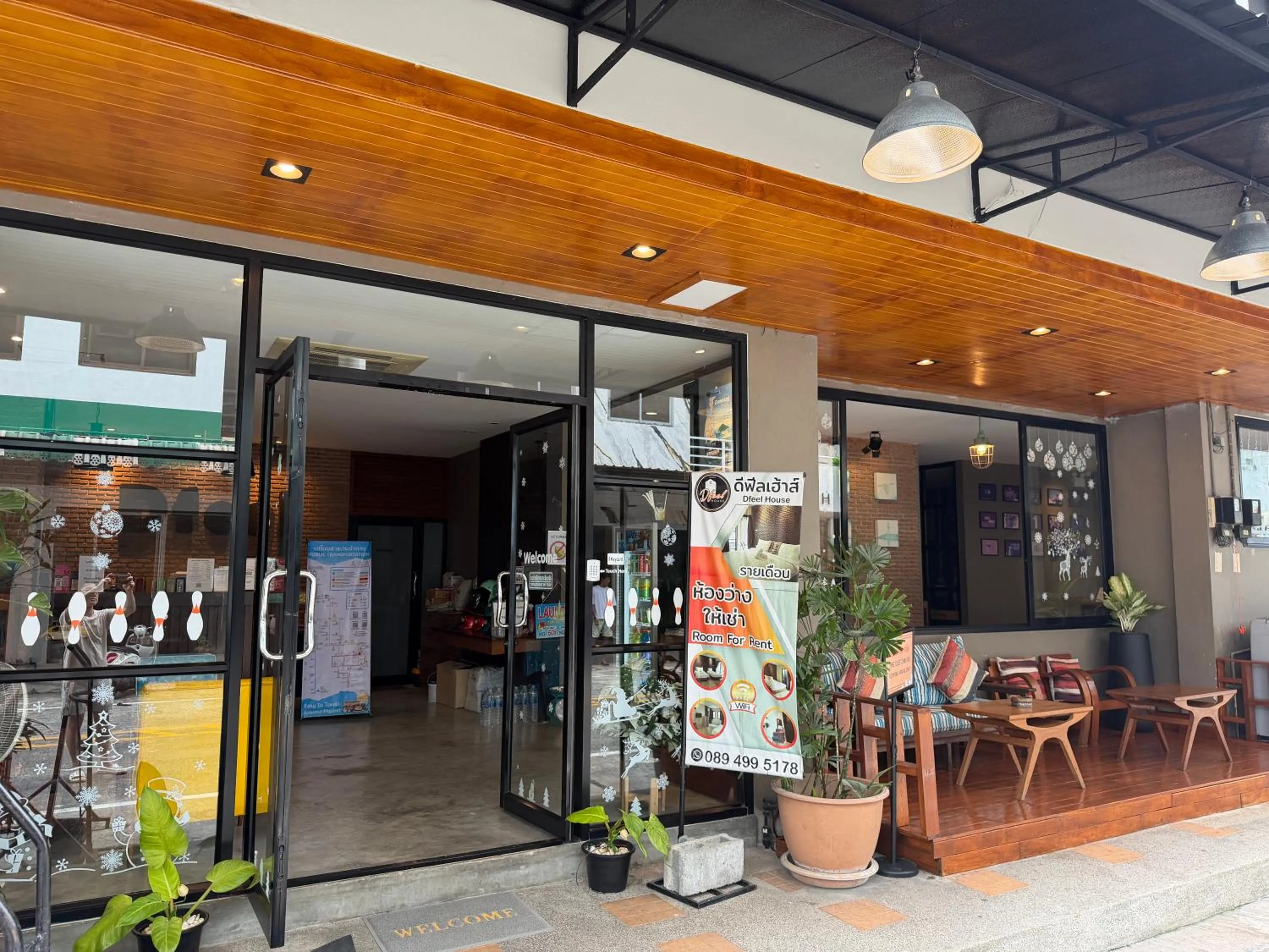 Facade/entrance in Dfeel House