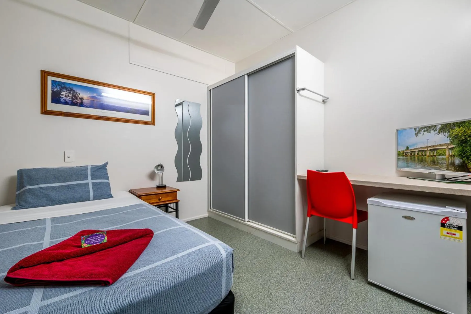 TV and multimedia in Tropical Lodge