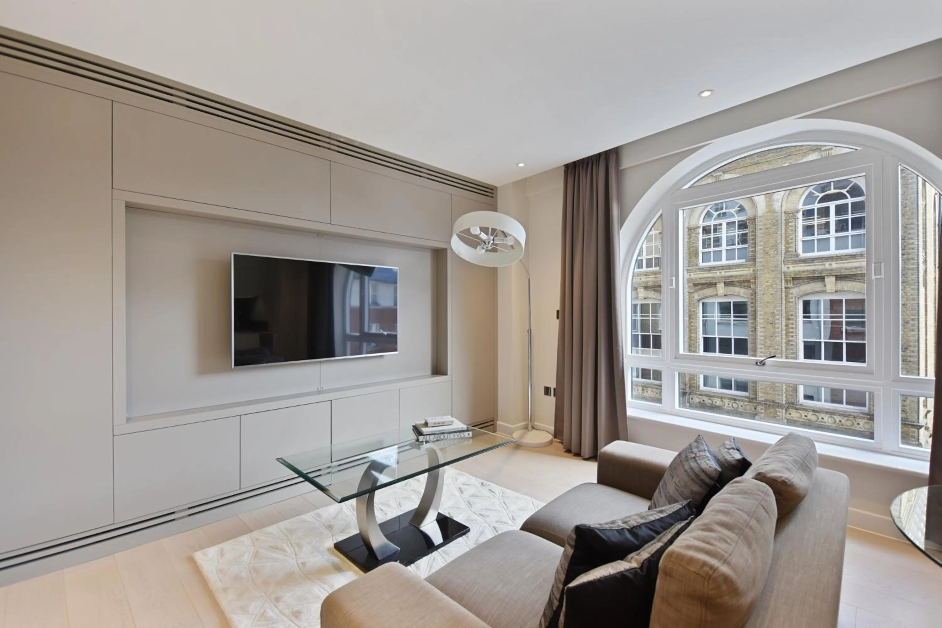 Living room in Vauxhall Bridge Road by Aeria Apartments