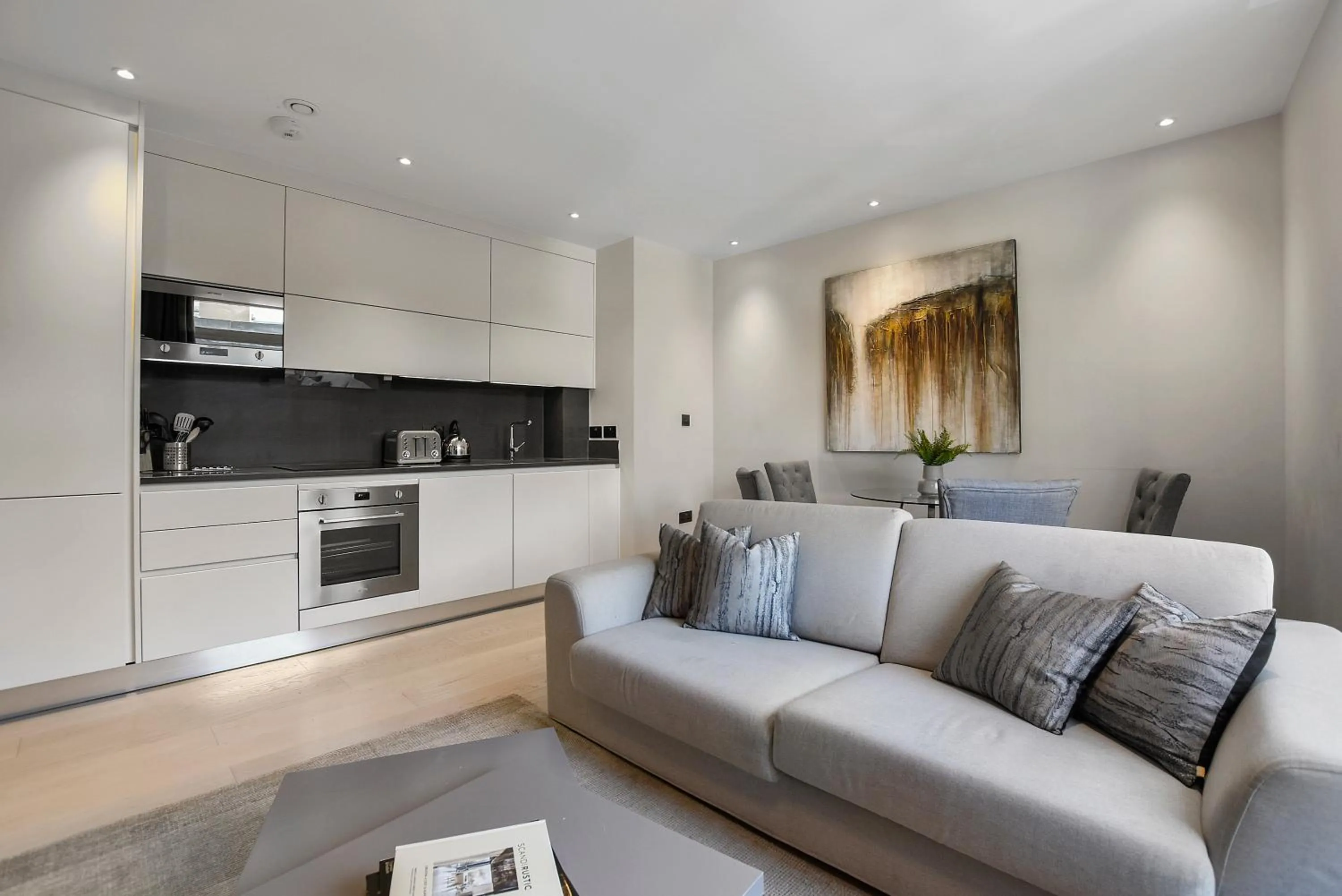 Kitchen or kitchenette in Vauxhall Bridge Road by Aeria Apartments