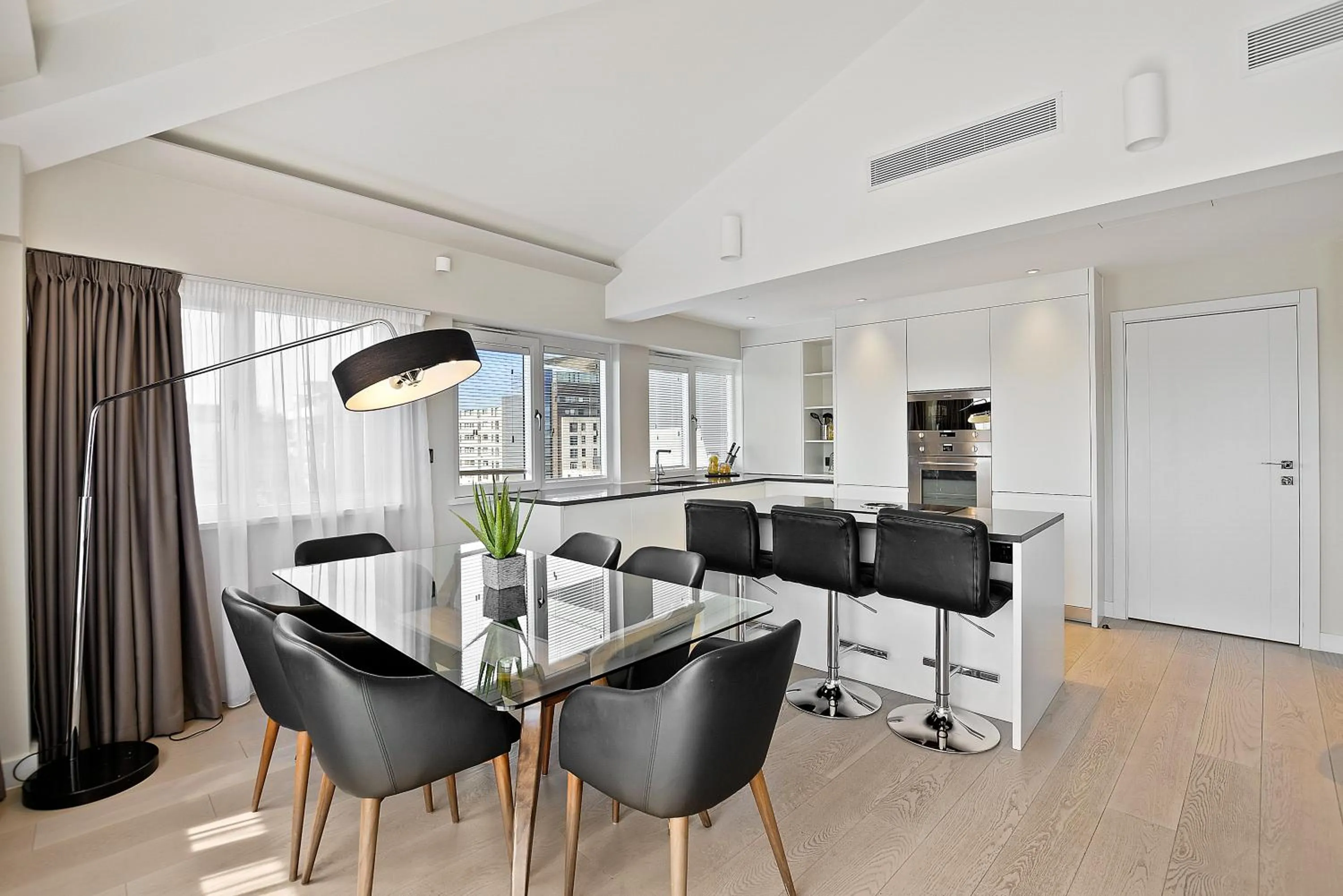 Dining area in Vauxhall Bridge Road by Aeria Apartments