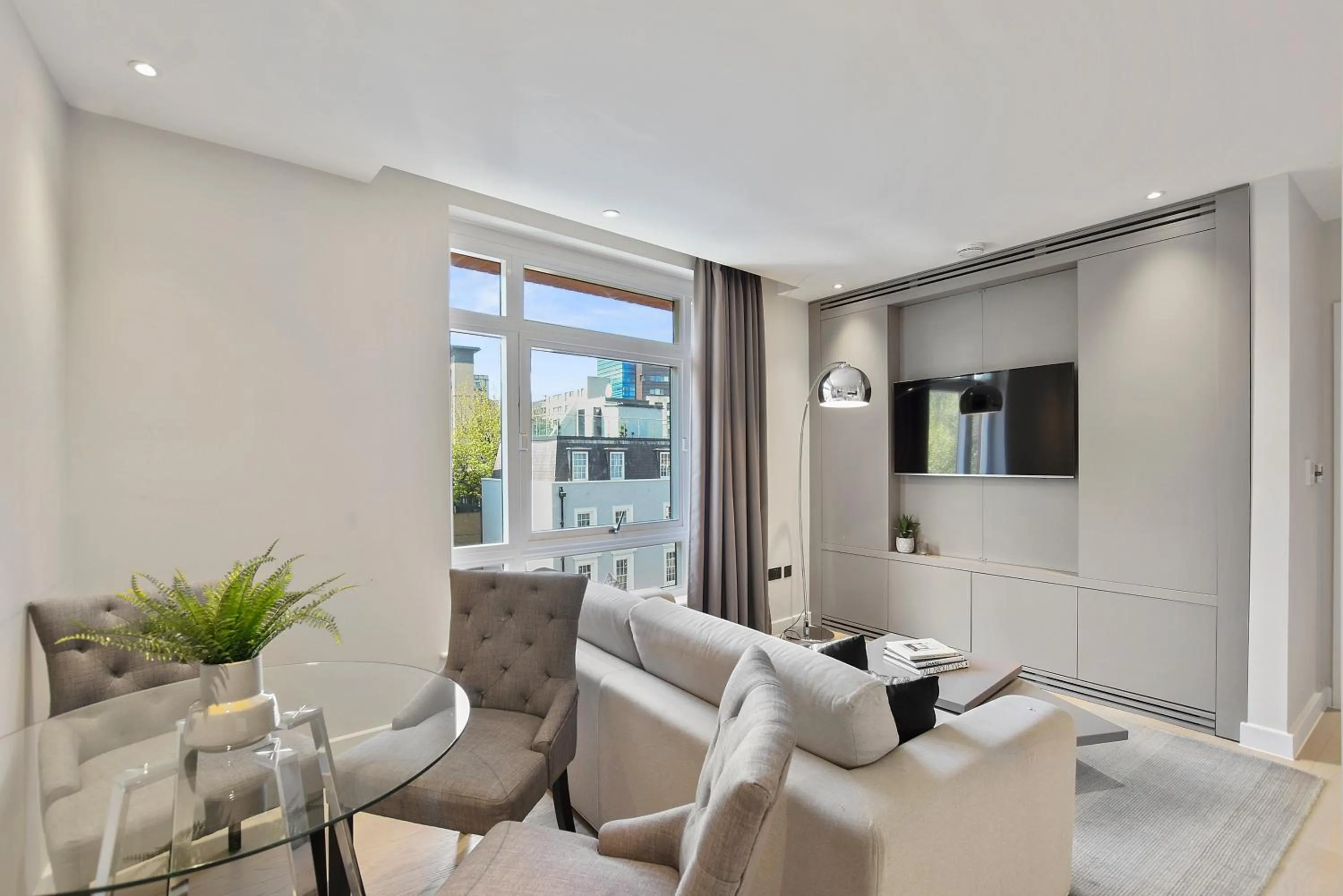 Living room in Vauxhall Bridge Road by Aeria Apartments
