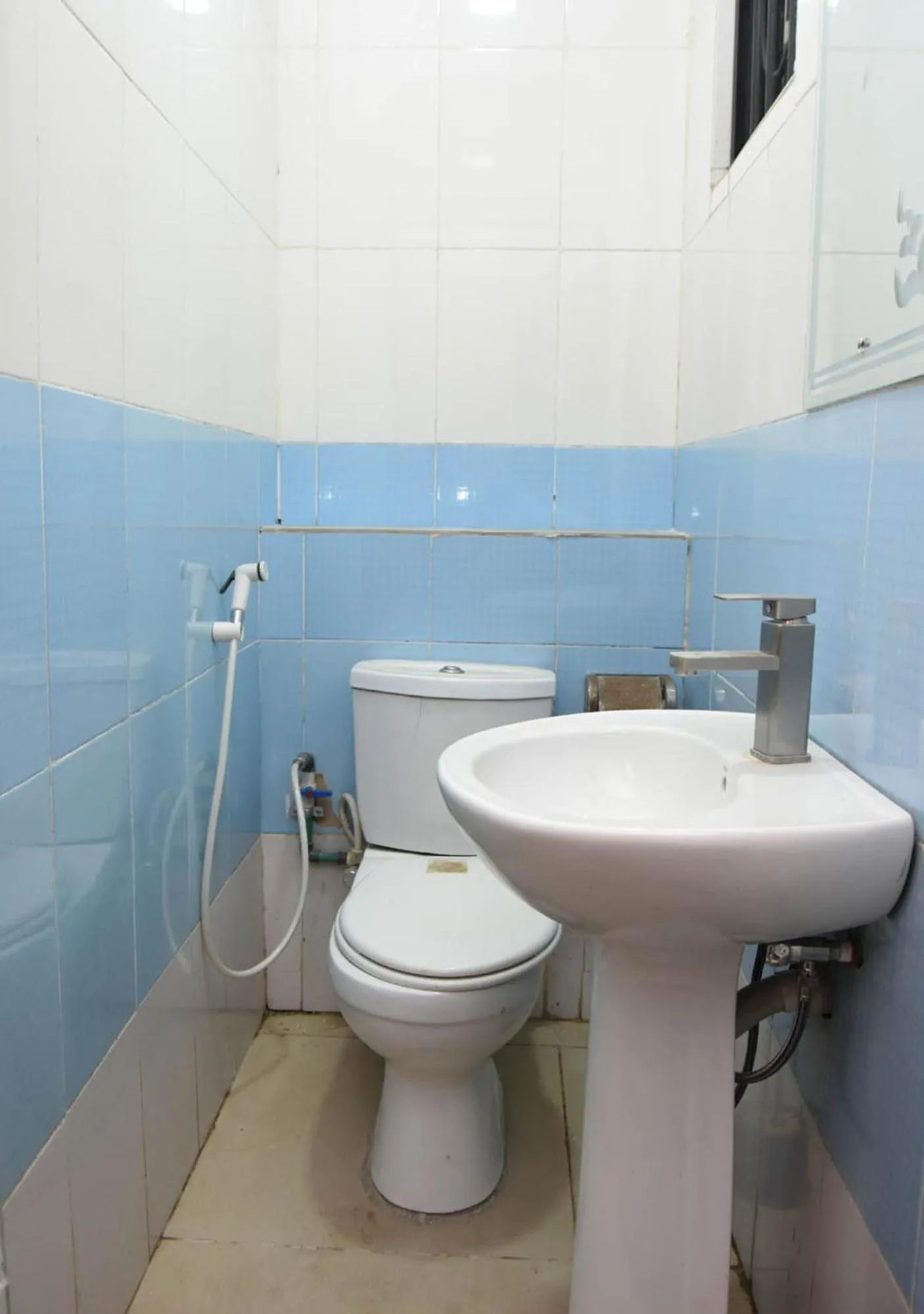 Toilet in 24-7 Electricity Agore Hotels and Suites Ltd