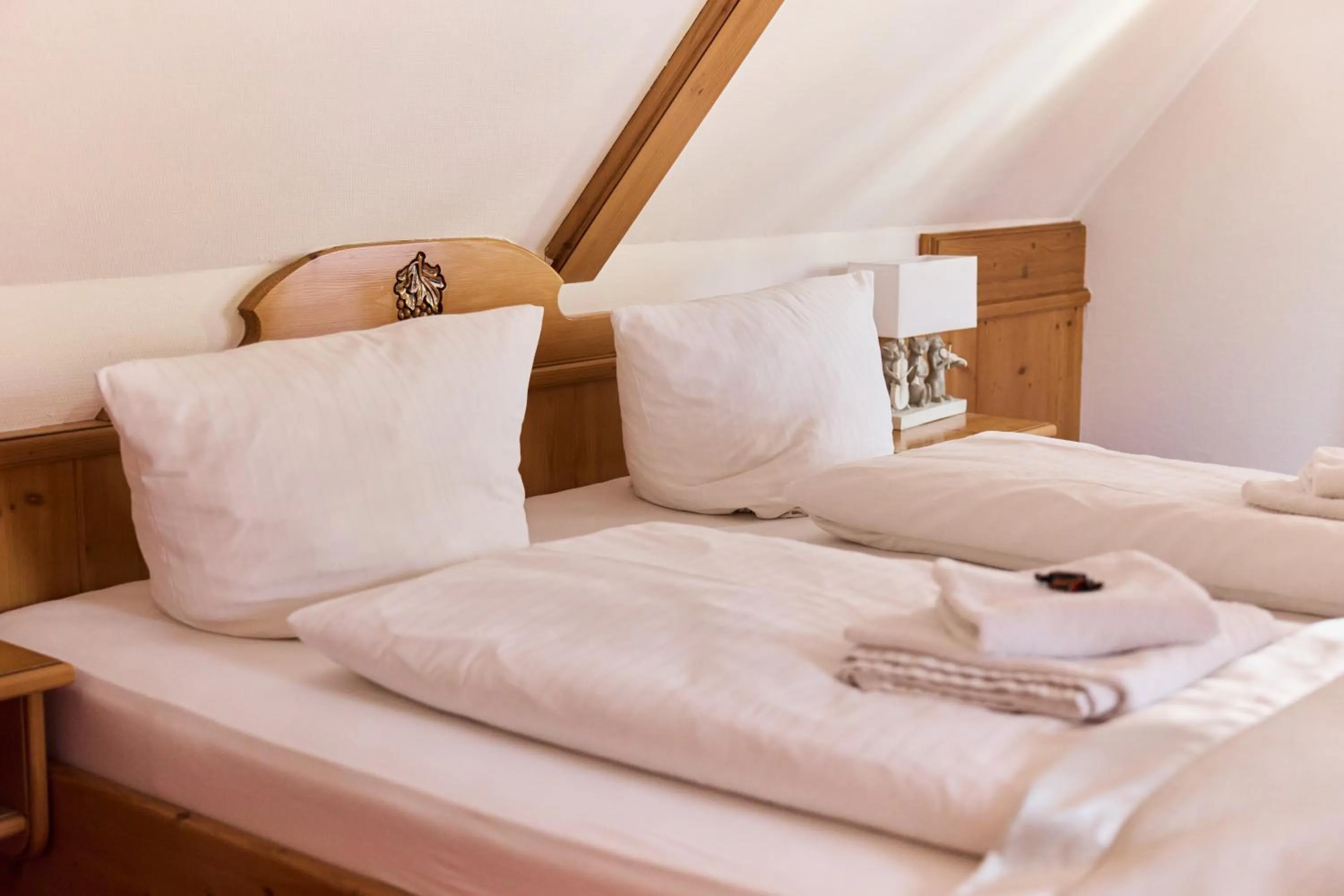 Bed in Landhotel Traube