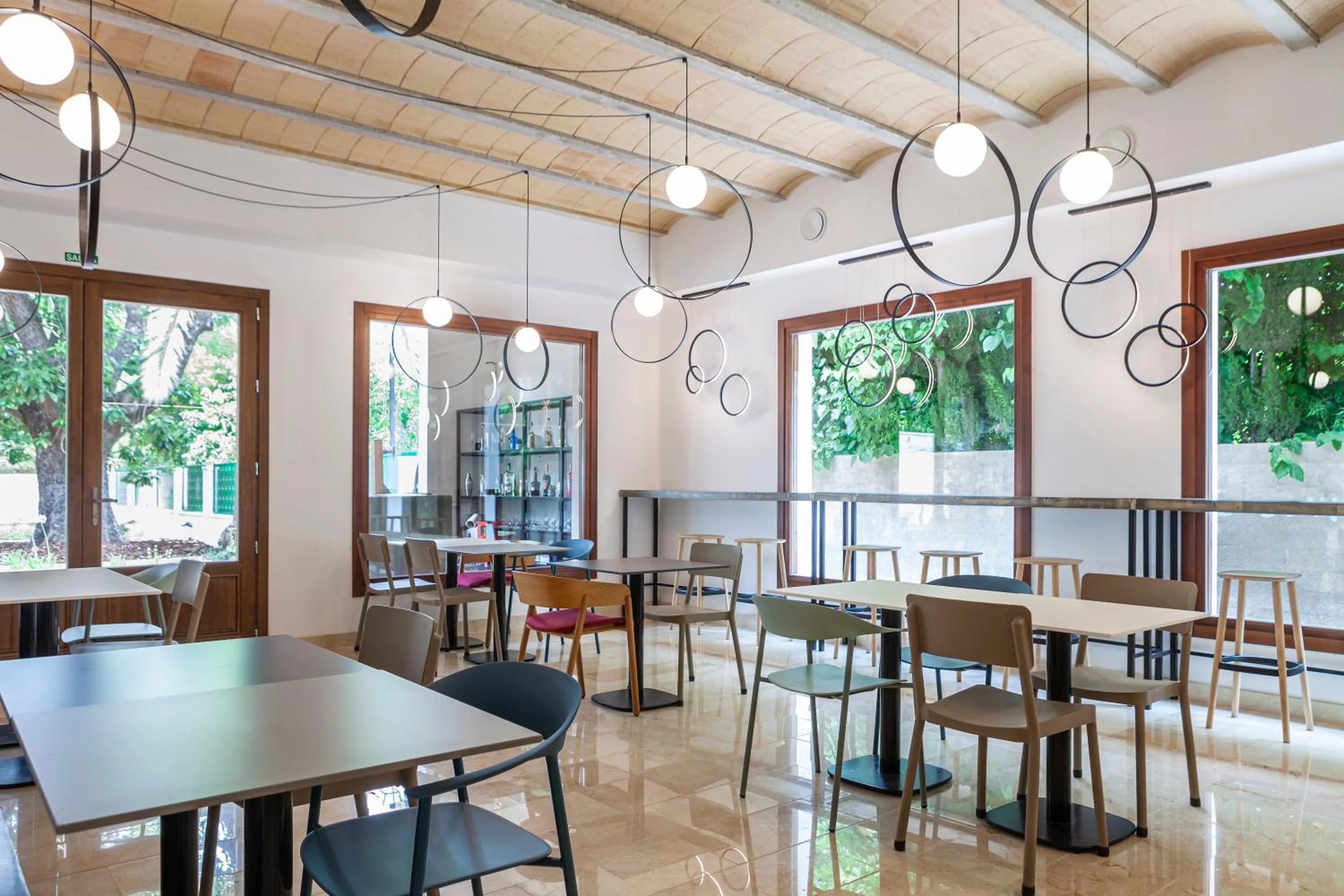 Restaurant/places to eat in Ad Hoc Vitae Retreats & Health Only Adults