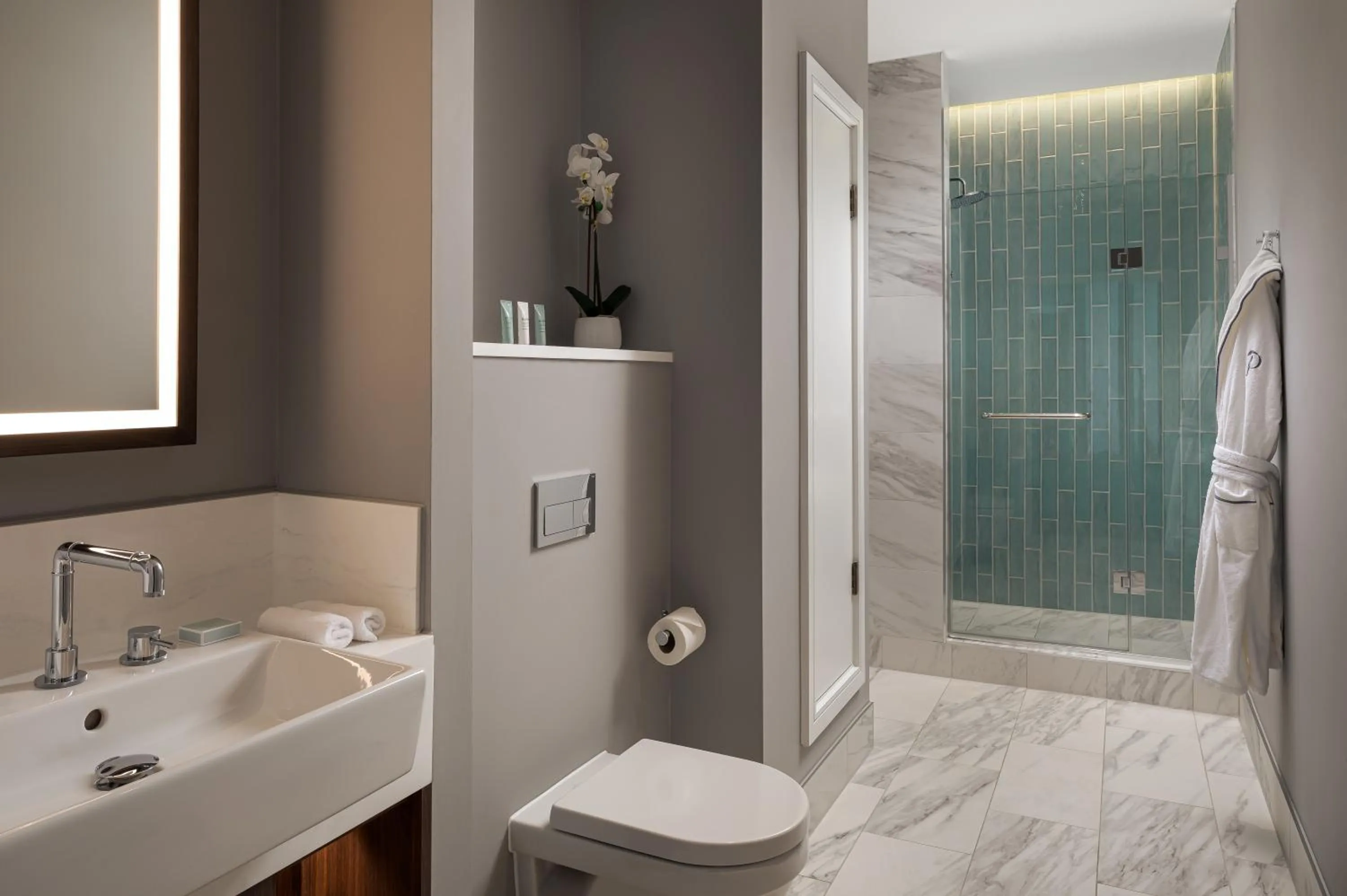 Bathroom in The Parkgate Hotel