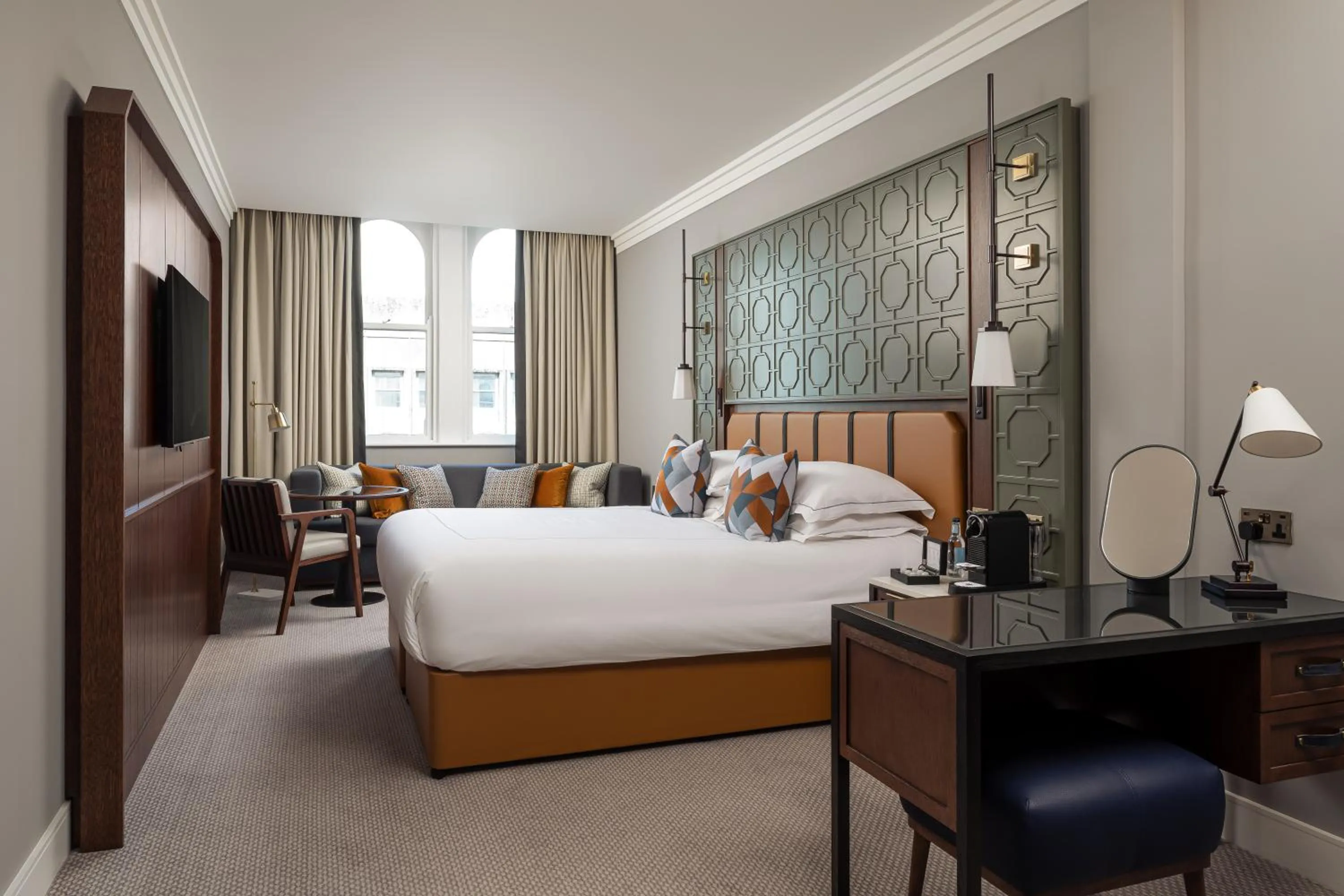 Photo of the whole room, Bed in The Parkgate Hotel