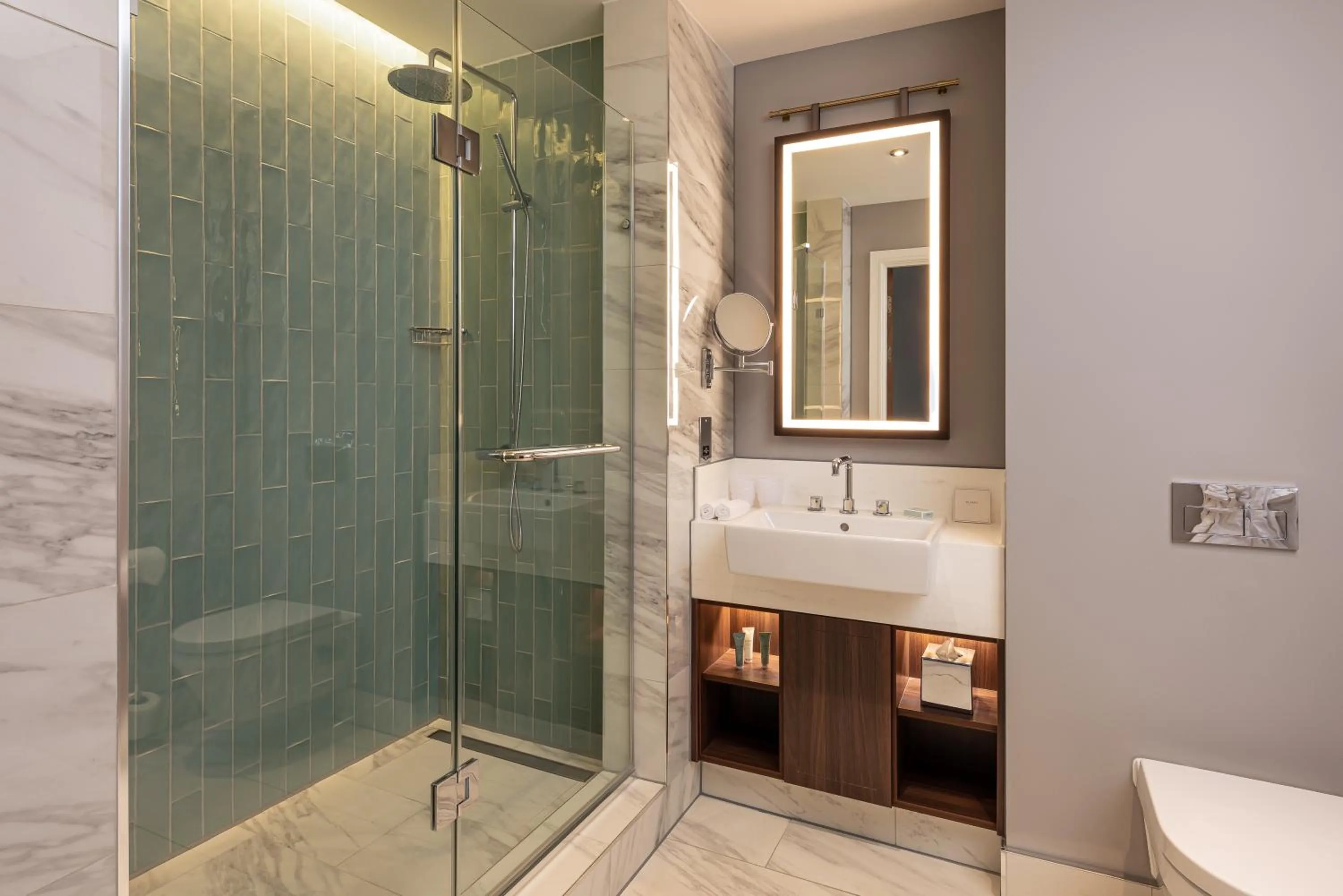 Bathroom in The Parkgate Hotel