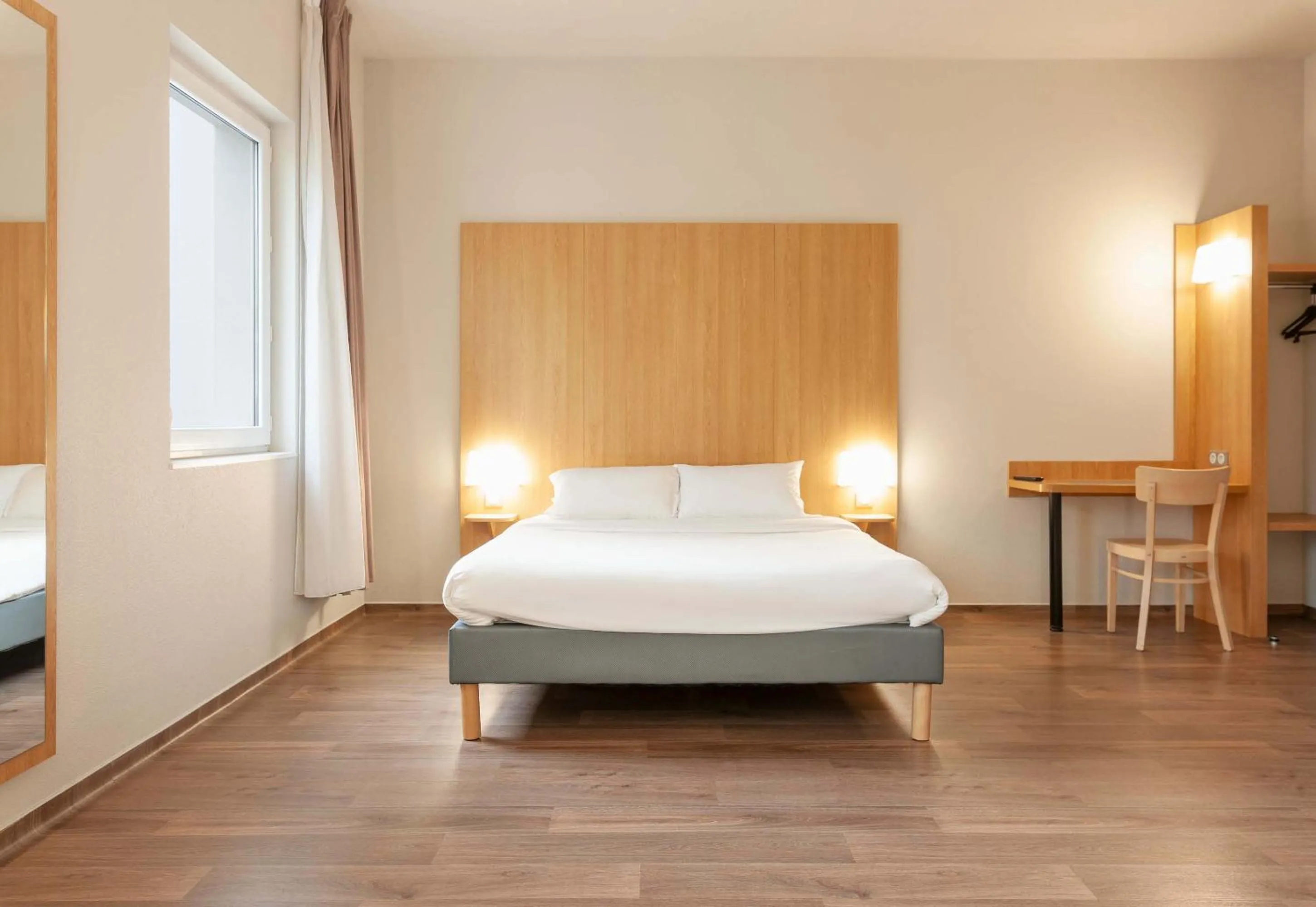 Bedroom, Bed in B&B HOTEL Mont-de-Marsan