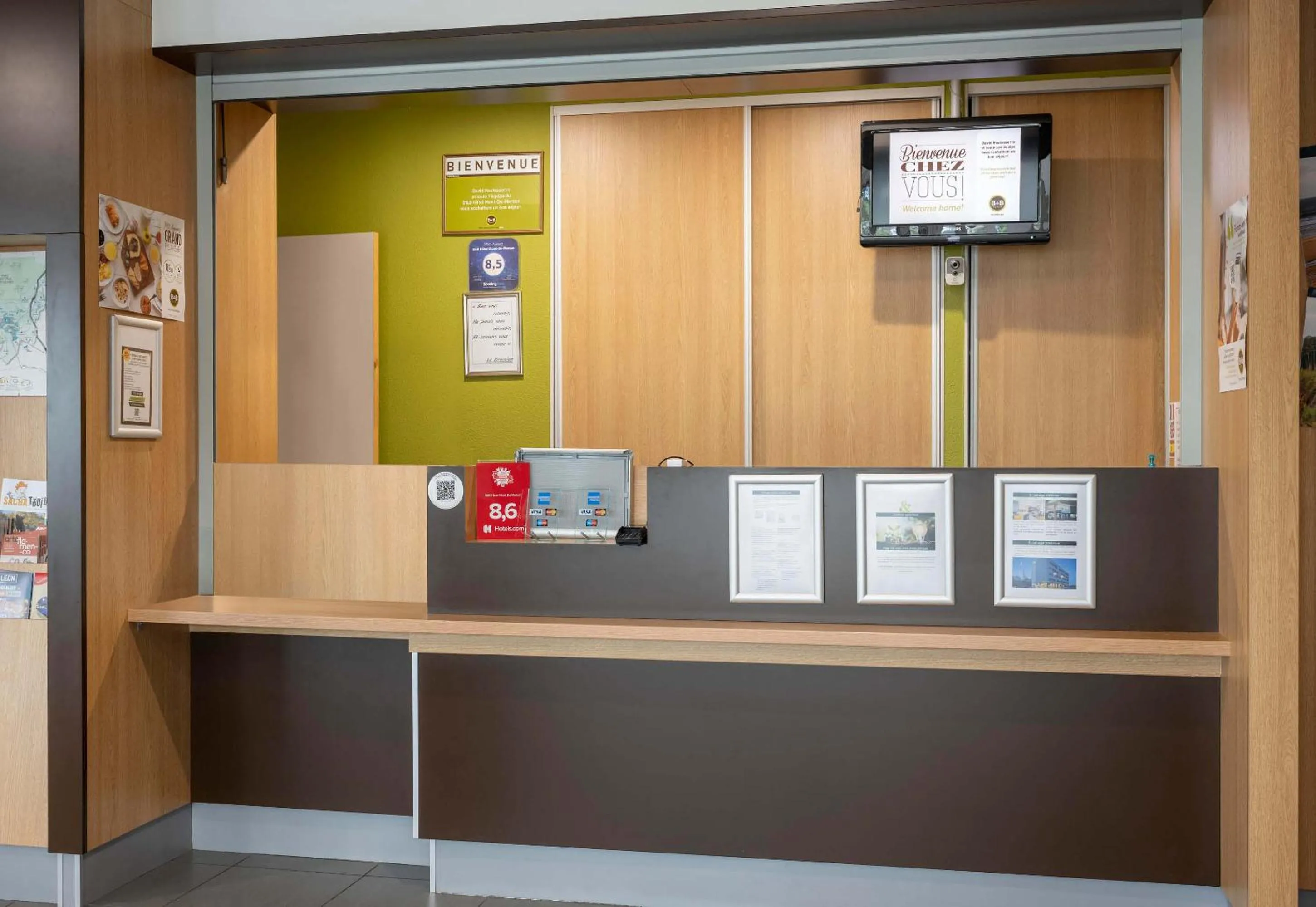 Lobby or reception in B&B HOTEL Mont-de-Marsan