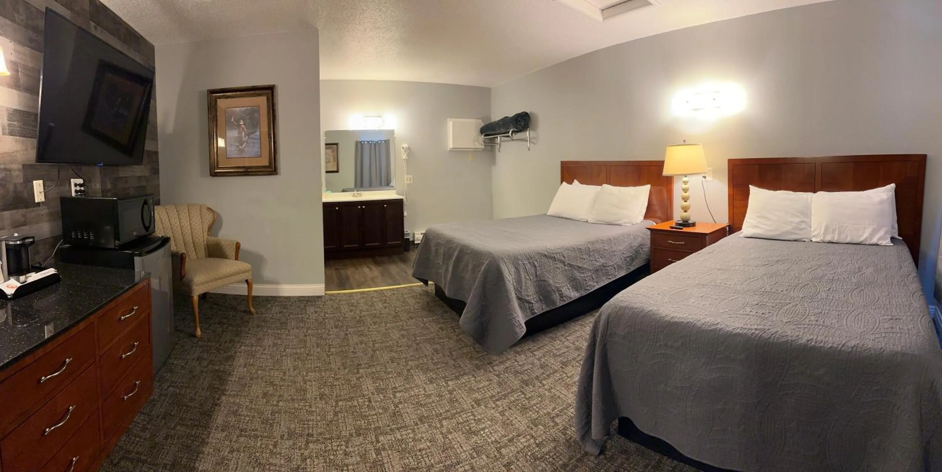 Bed in Pelican Motel