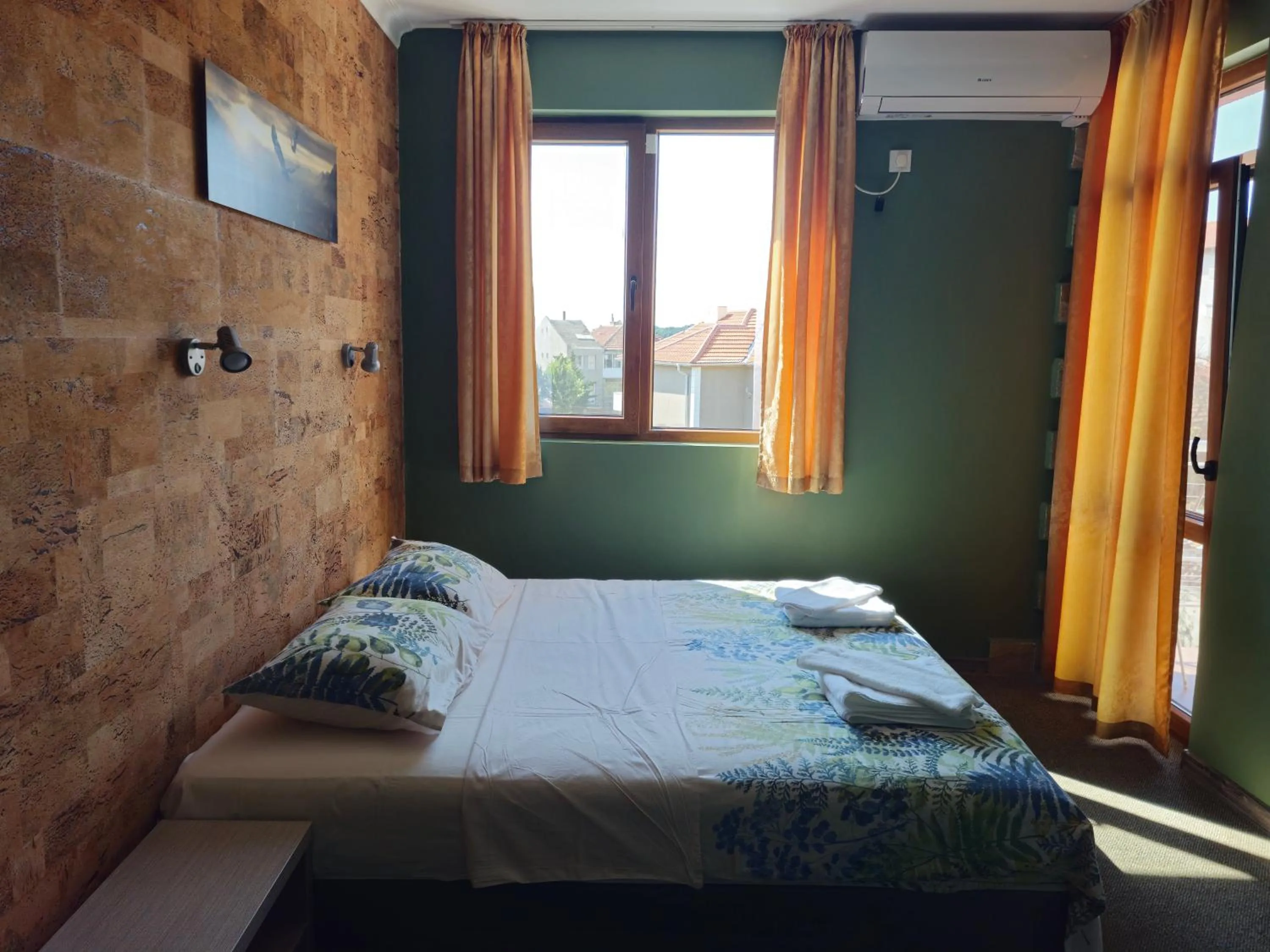 Photo of the whole room, Bed in Family hotel Favourite