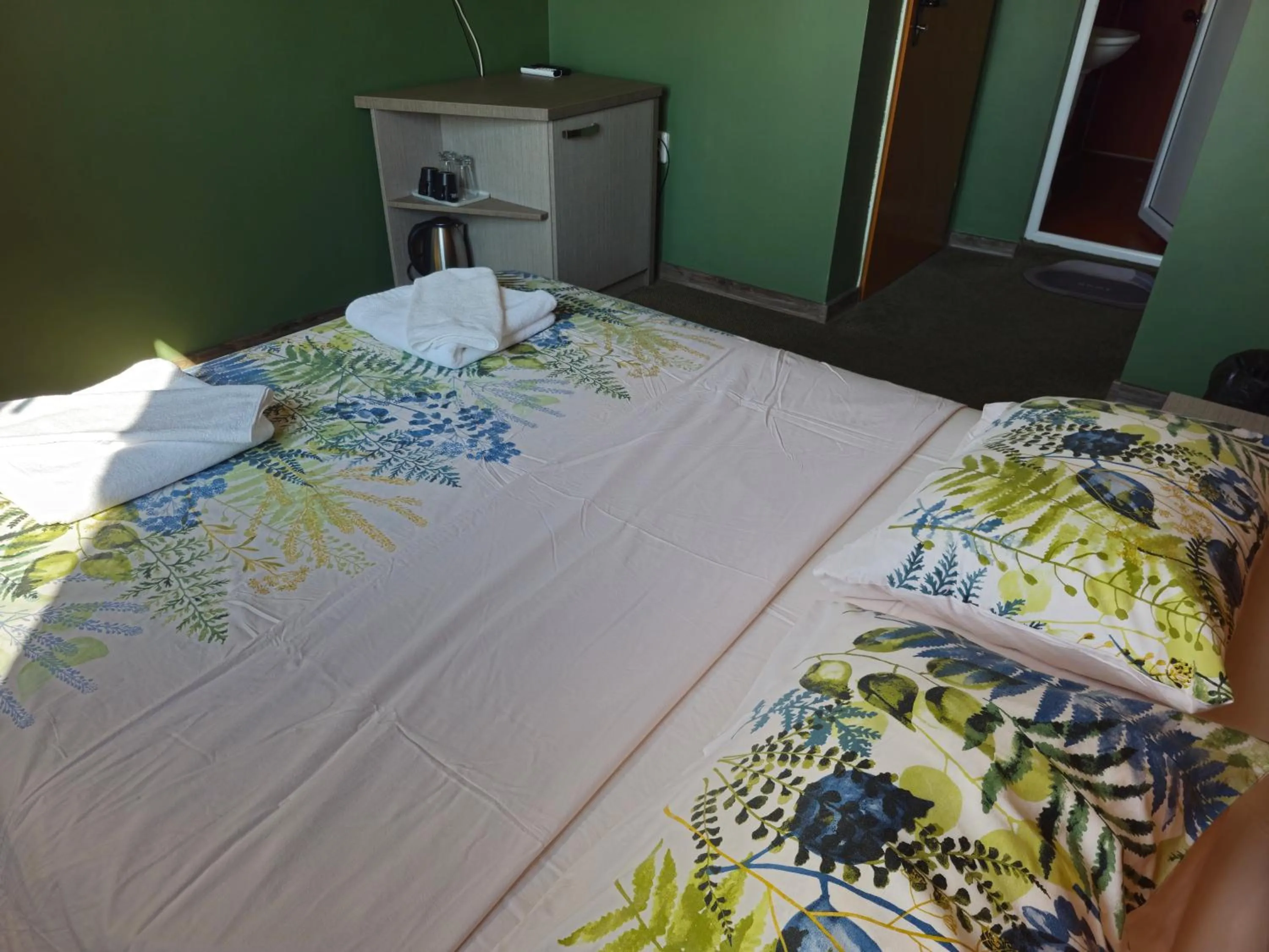 Photo of the whole room, Bed in Family hotel Favourite