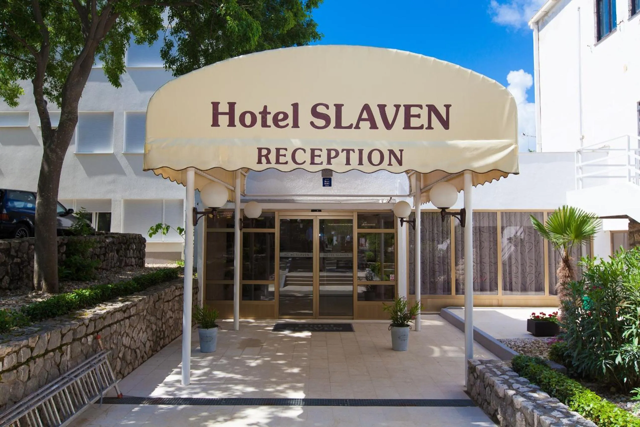 Facade/entrance in Hotel Slaven