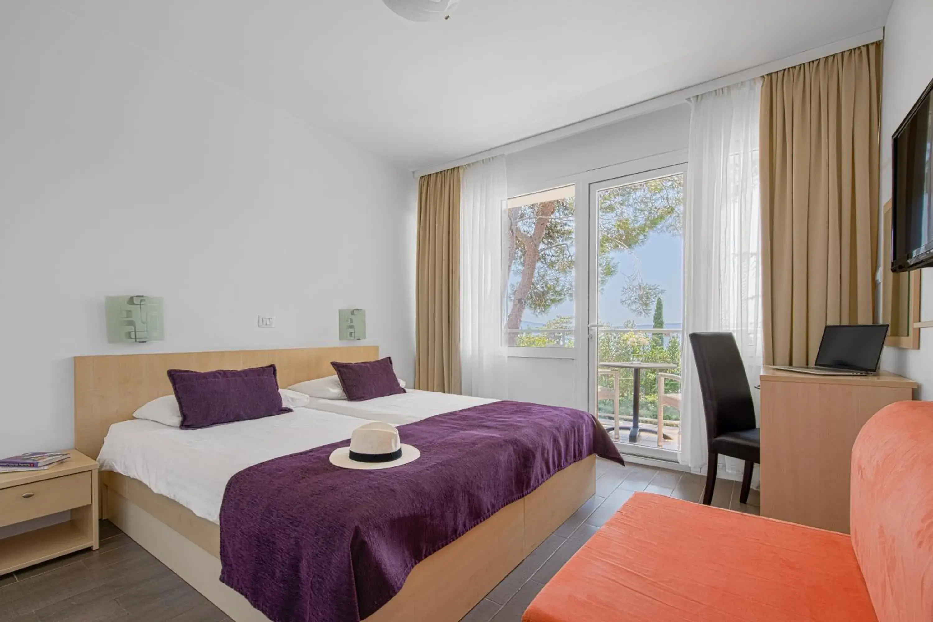 Superior Twin Room with Balcony - single occupancy - Seaside in Hotel Slaven Superior Twin Room with Balcony - single occupancy - Seaside in Hotel Slaven