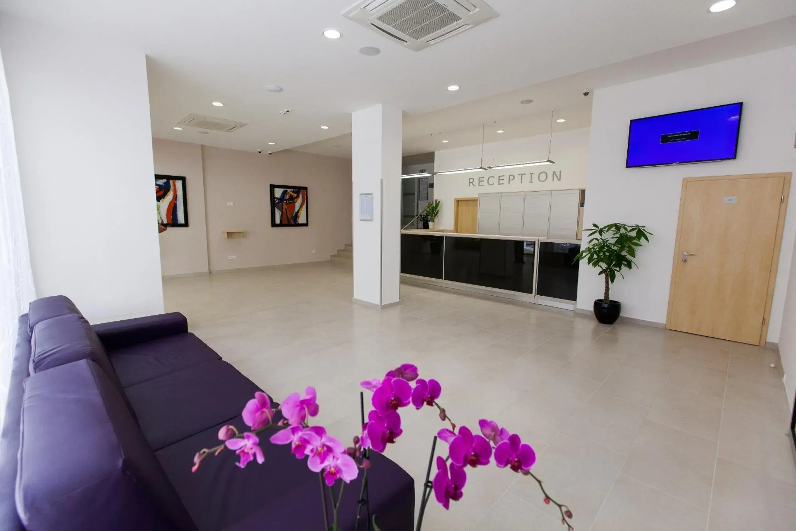 Lobby or reception in Hotel Slaven Lobby or reception in Hotel Slaven