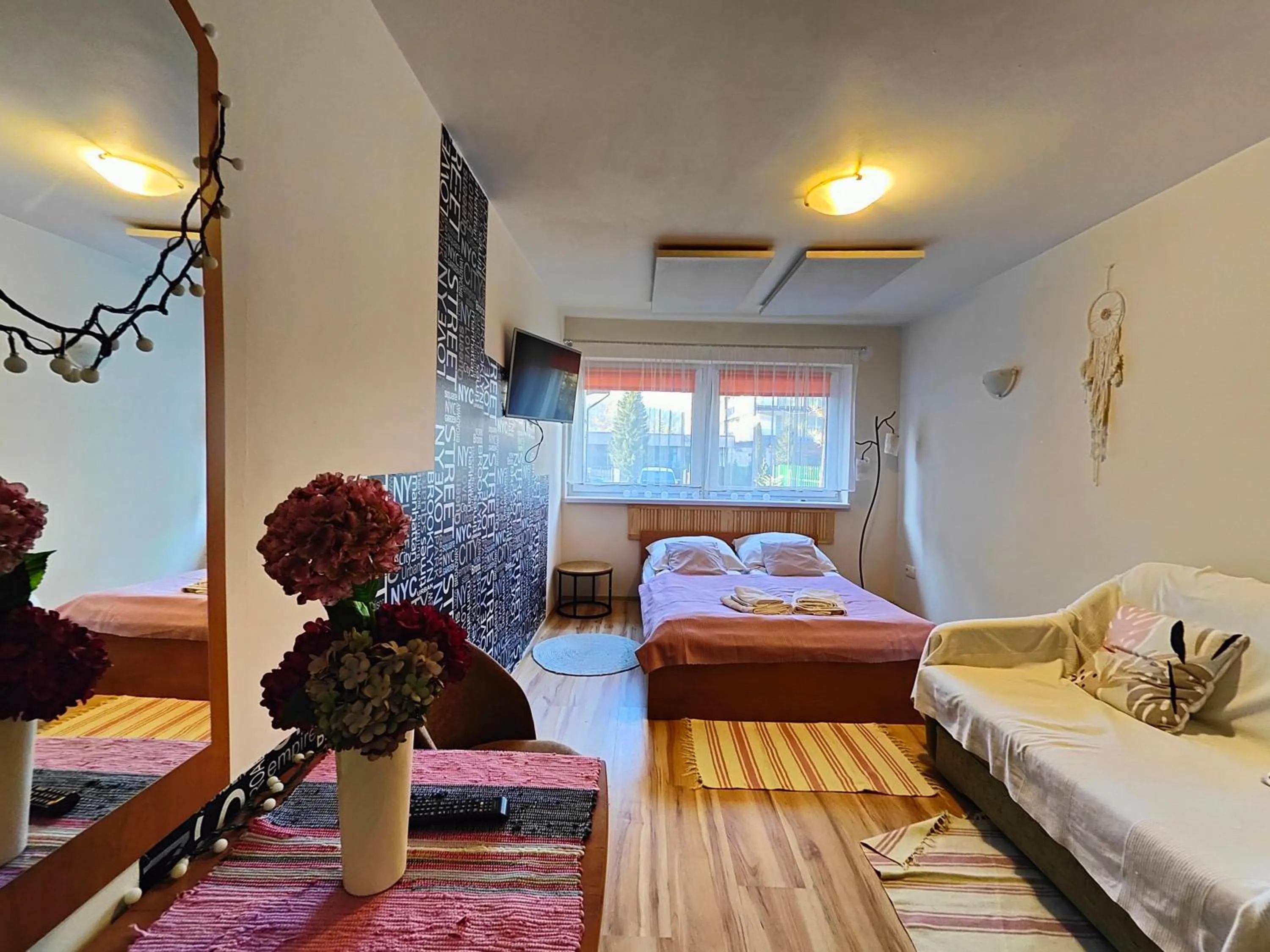 Bed in Willa Mozaika