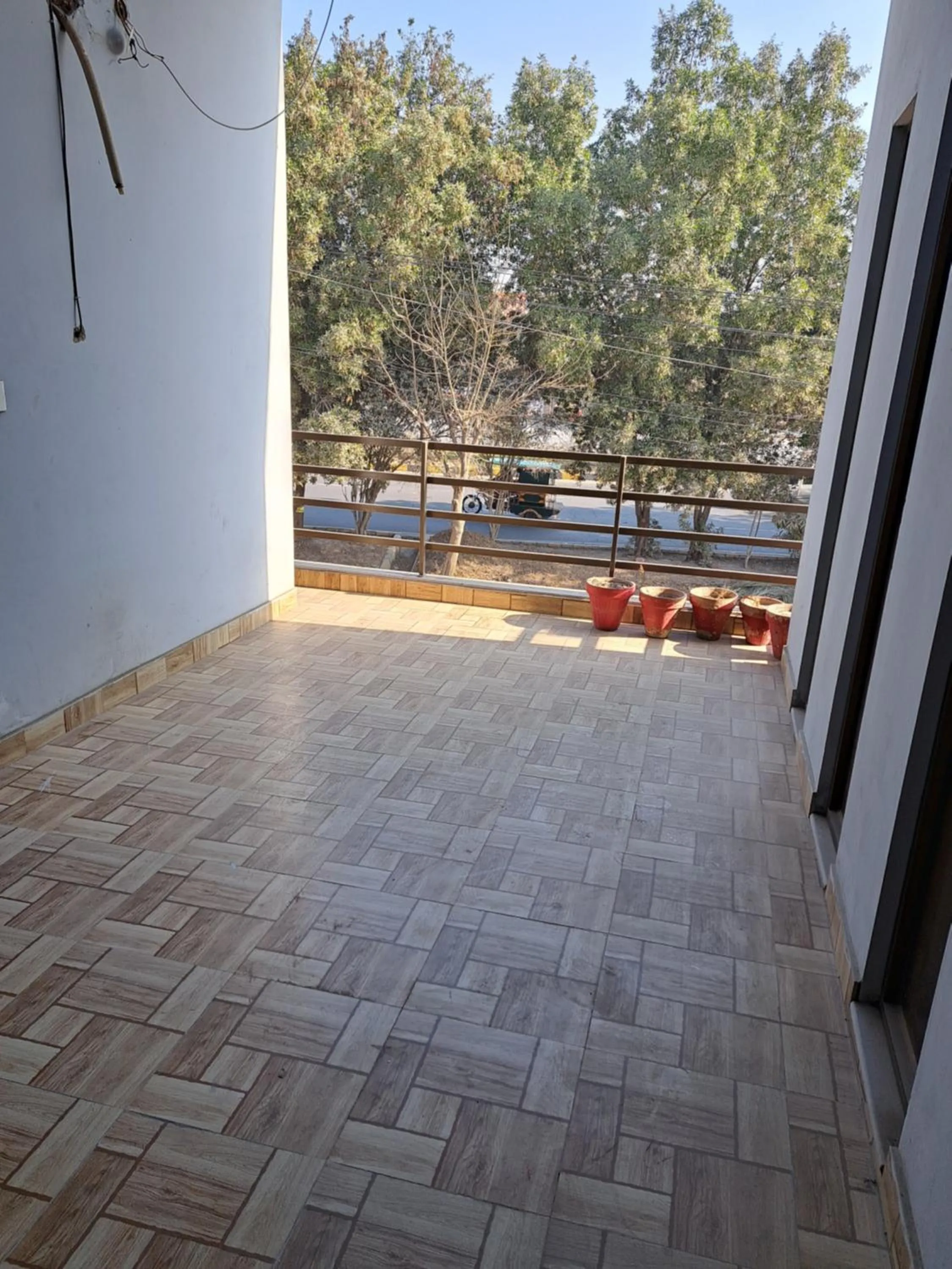 Balcony/Terrace in Cuzzy Inn Hotel