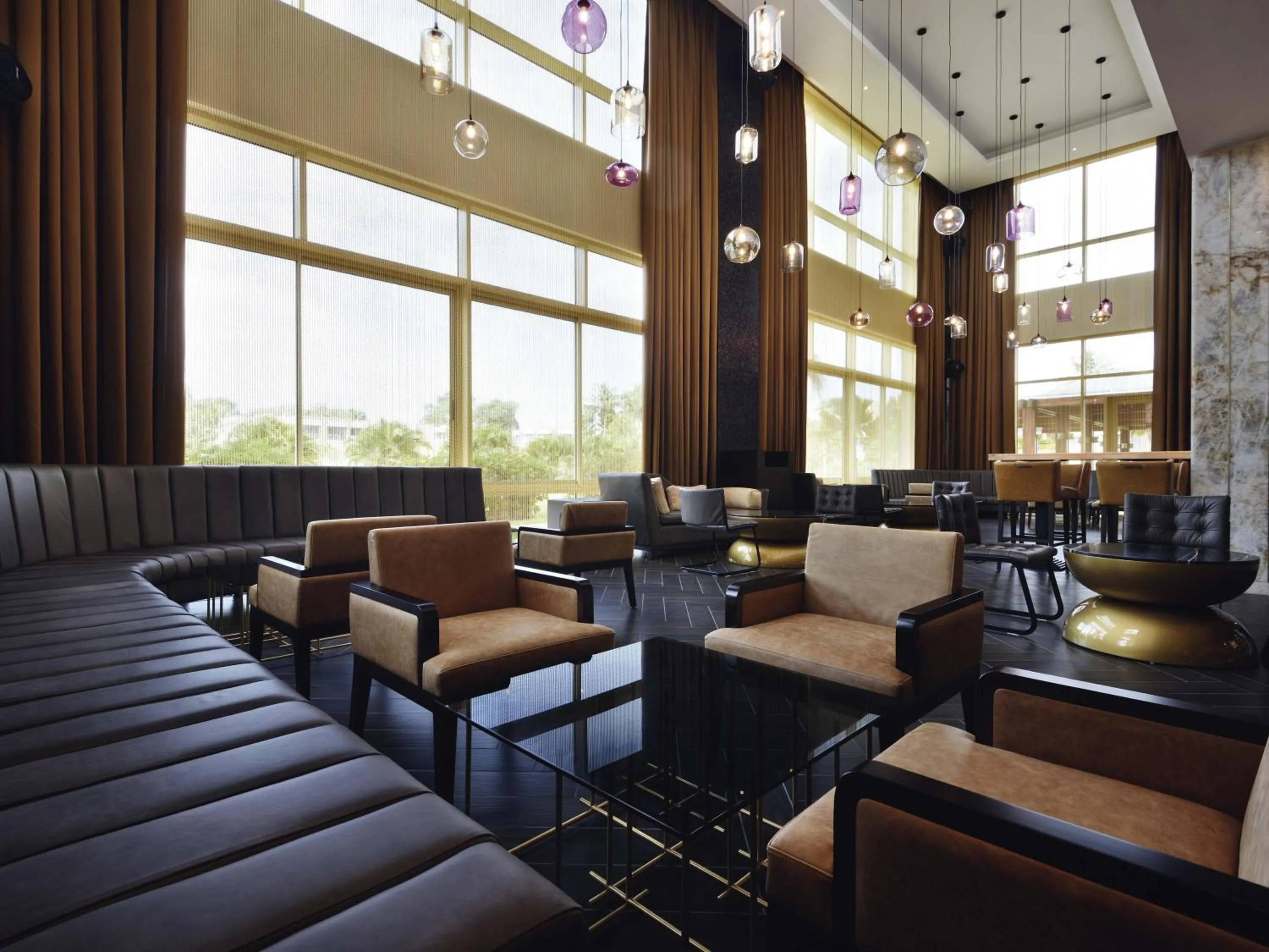 Lounge or bar in Mövenpick Ambassador Hotel Accra