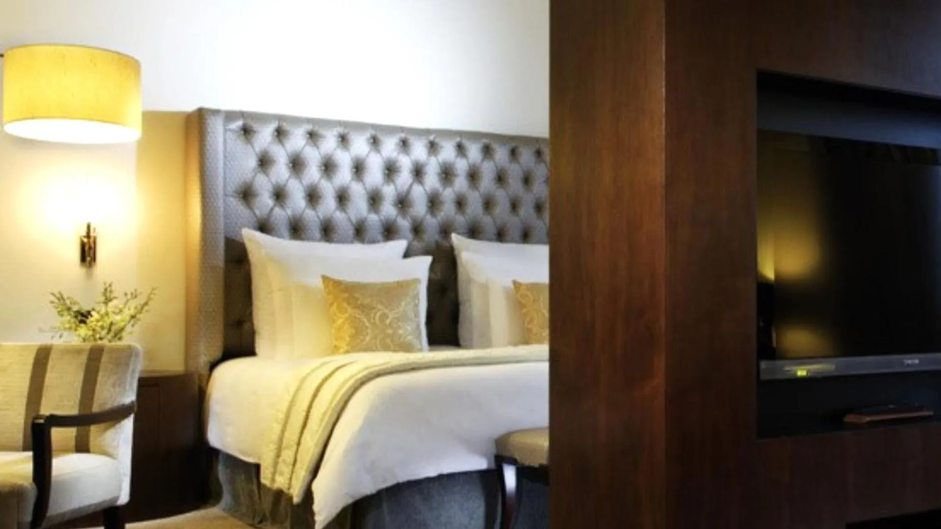 Bed in Mövenpick Ambassador Hotel Accra