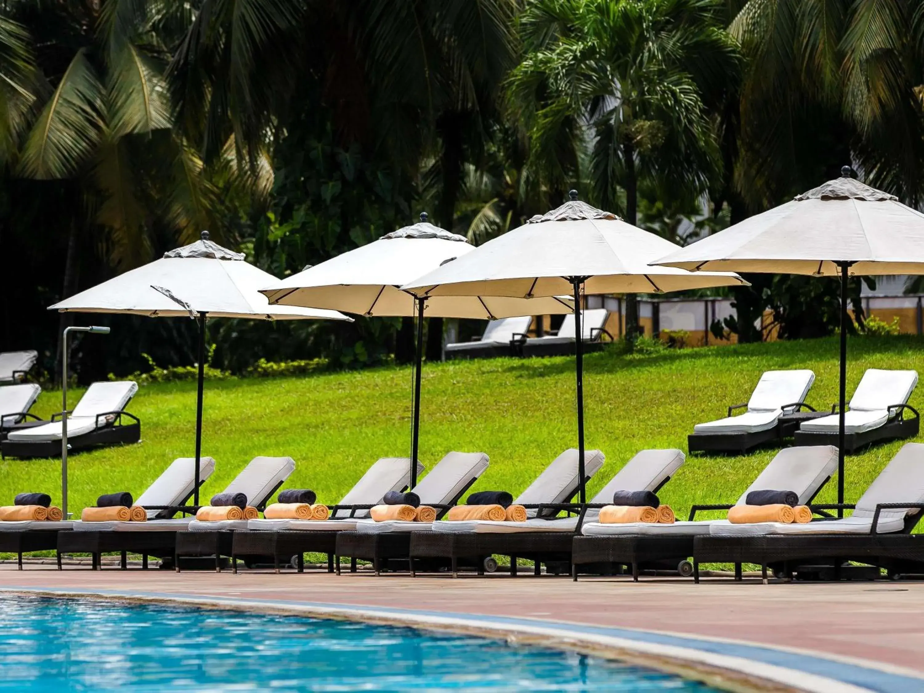 Pool view in Mövenpick Ambassador Hotel Accra Pool view in Mövenpick Ambassador Hotel Accra