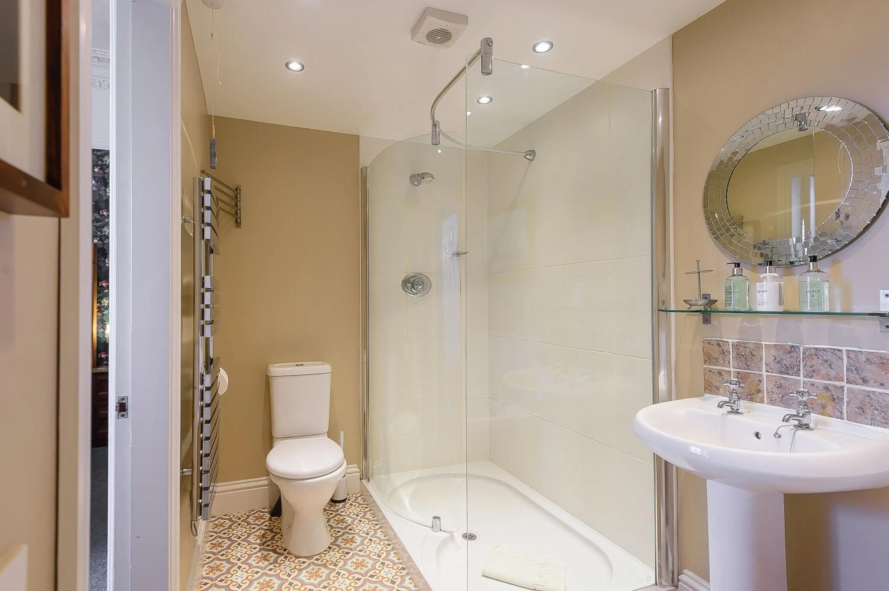 Shower in Hillcrest Whitby