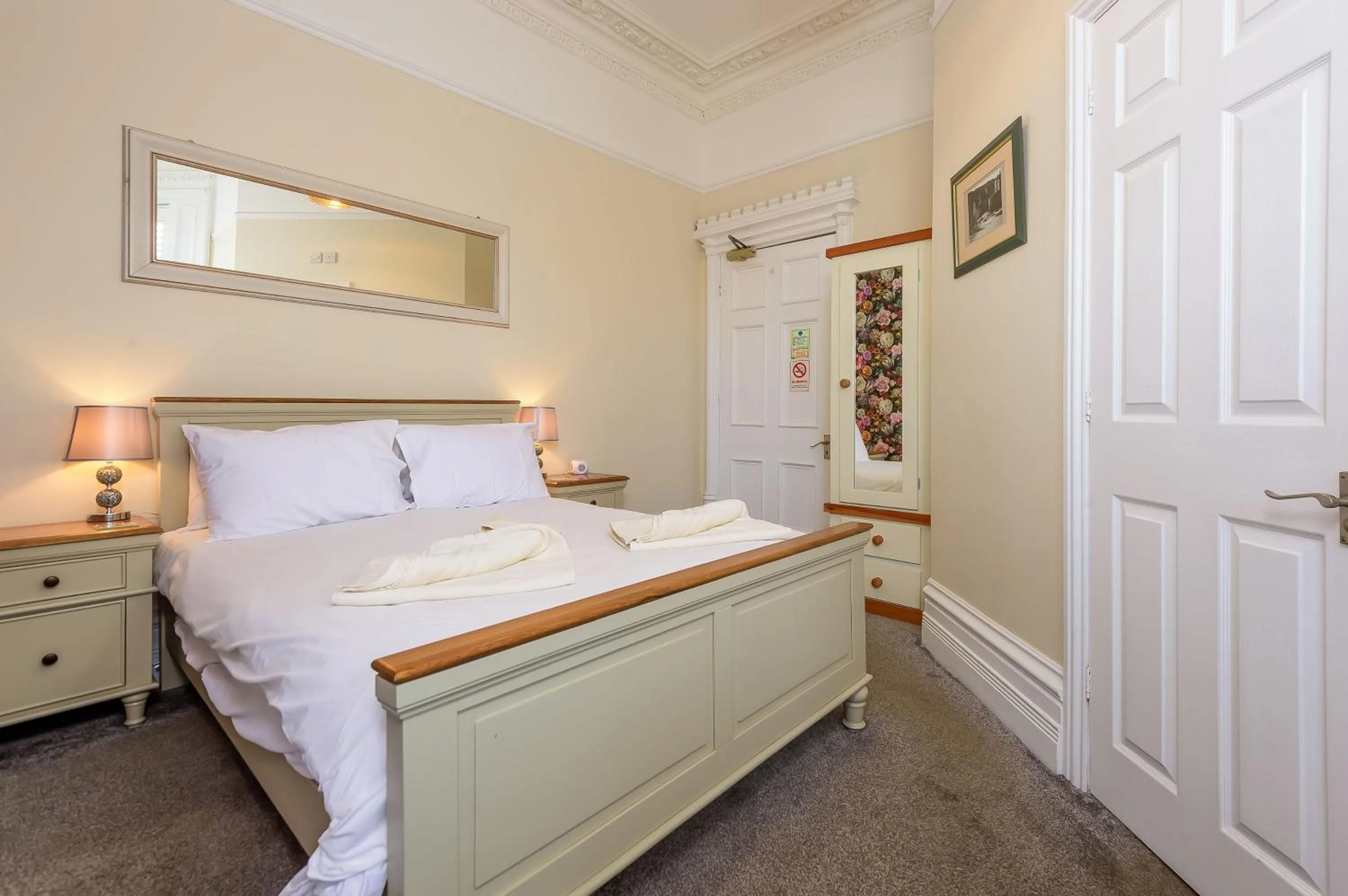 Bed in Hillcrest Whitby