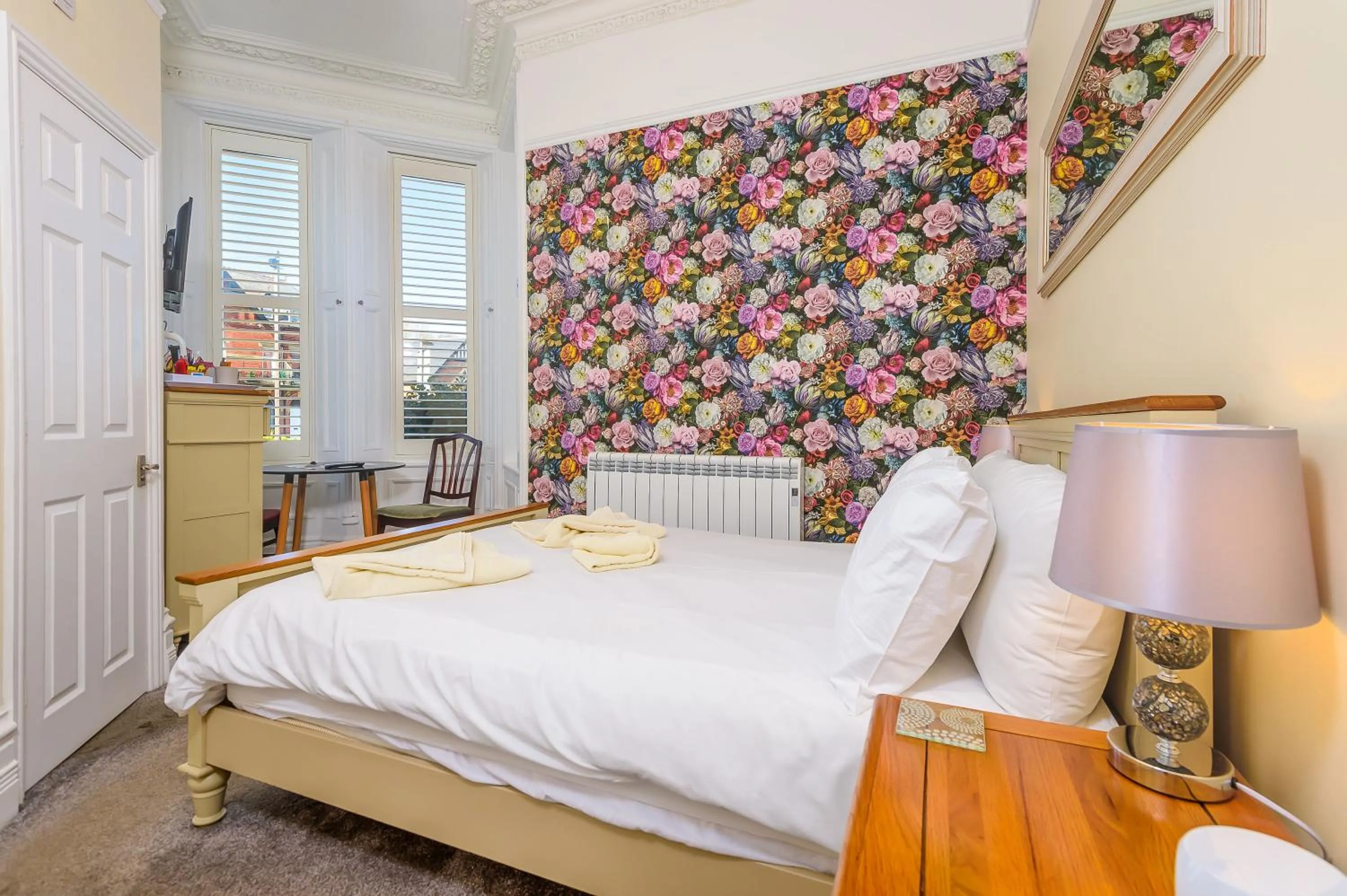Shower, Bed in Hillcrest Whitby