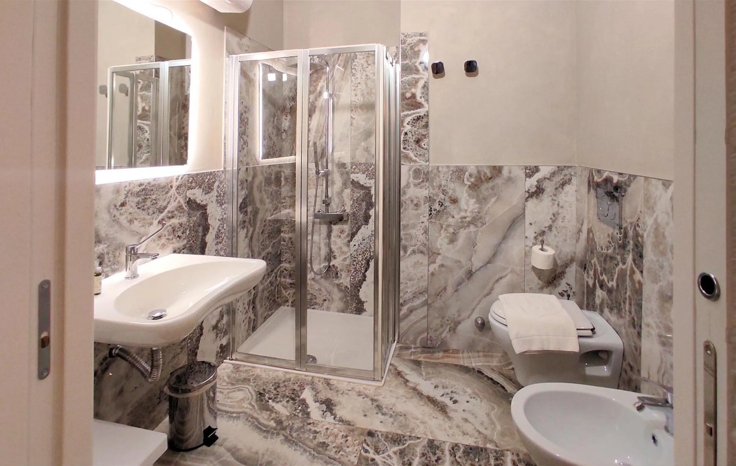 Shower in Hotel Cecina Beach