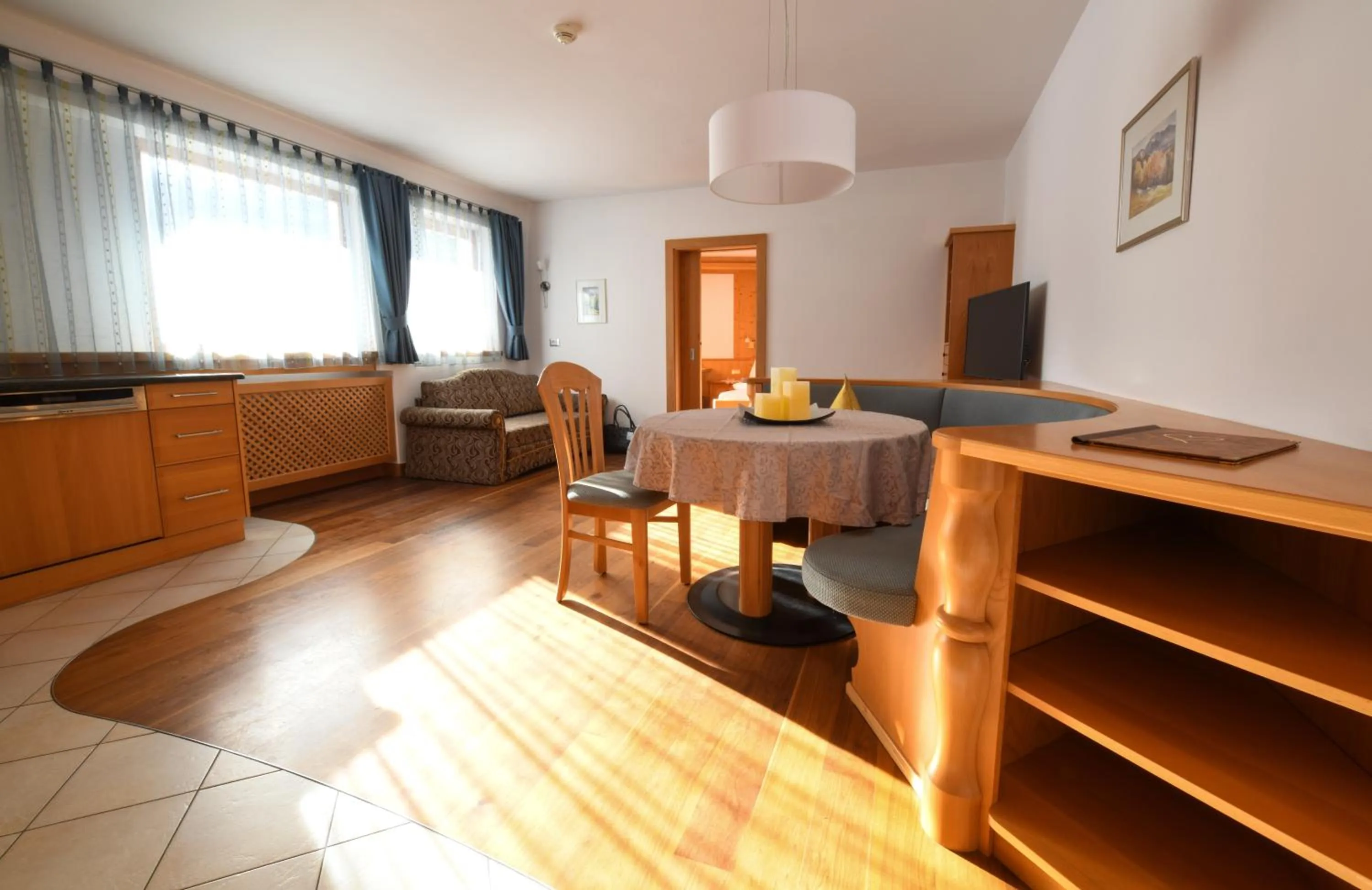 Dining area in Apartments Sunela