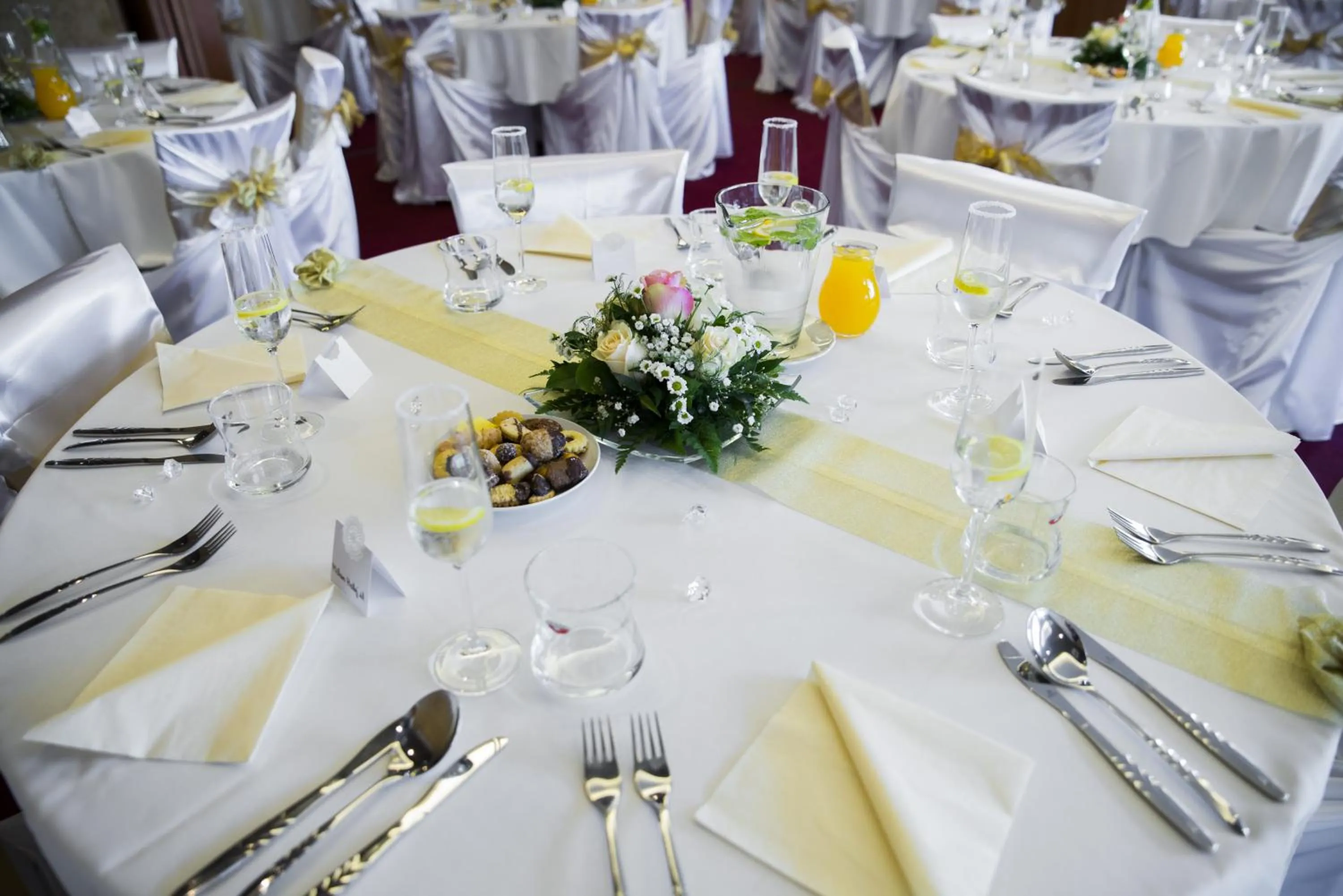 Restaurant/places to eat in ROMANTIK HOTEL ELEONORA