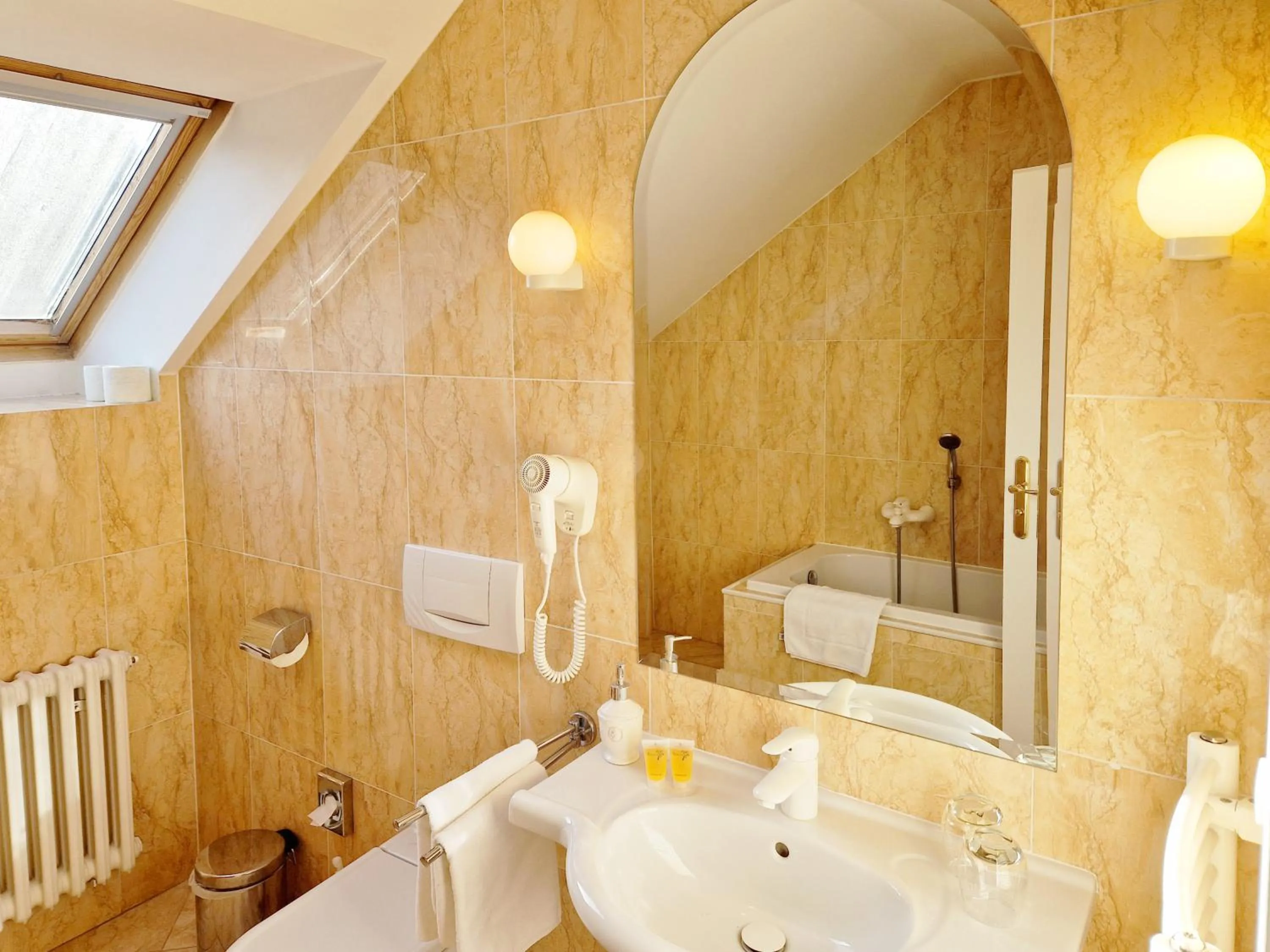 Bathroom in ROMANTIK HOTEL ELEONORA