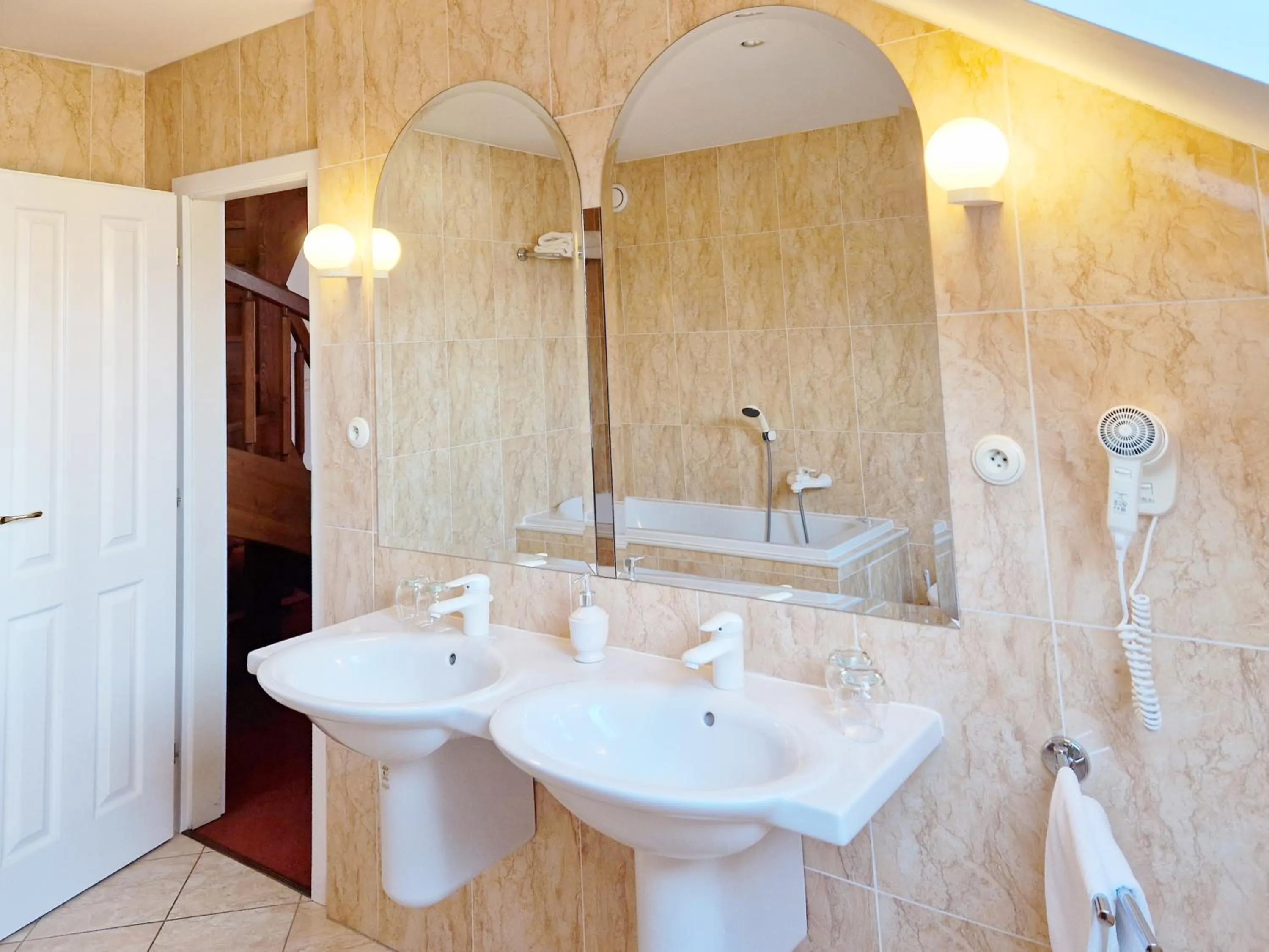 Bathroom in ROMANTIK HOTEL ELEONORA