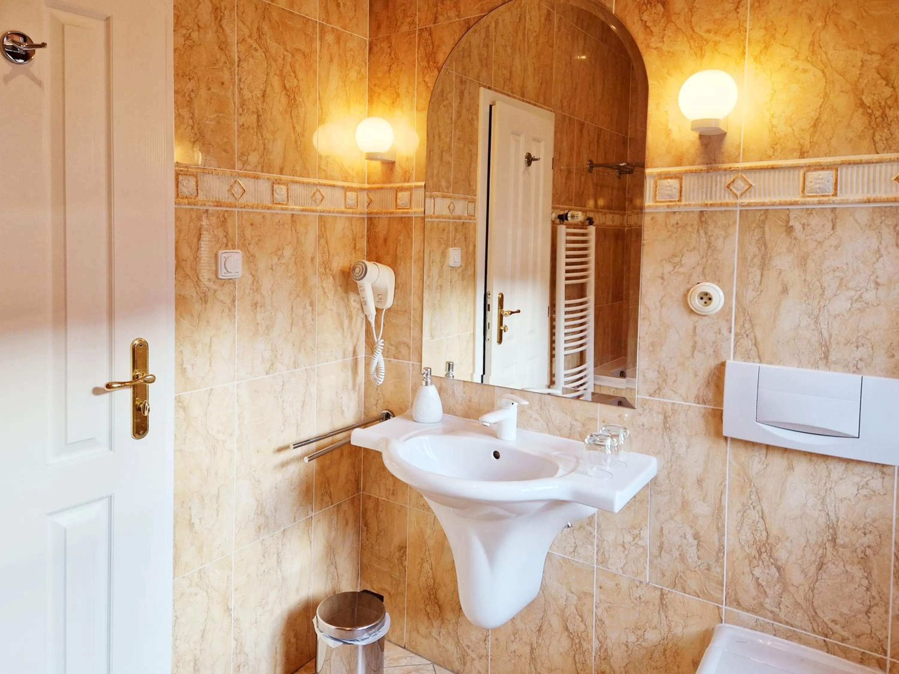 Bathroom in ROMANTIK HOTEL ELEONORA