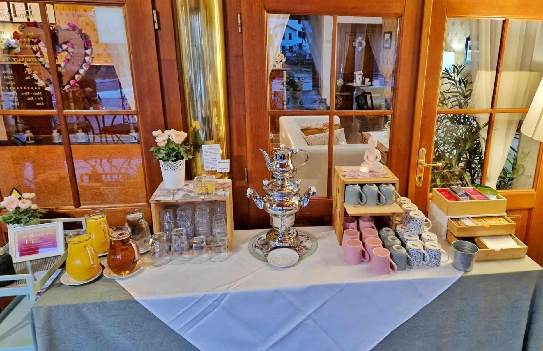 Breakfast in ROMANTIK HOTEL ELEONORA