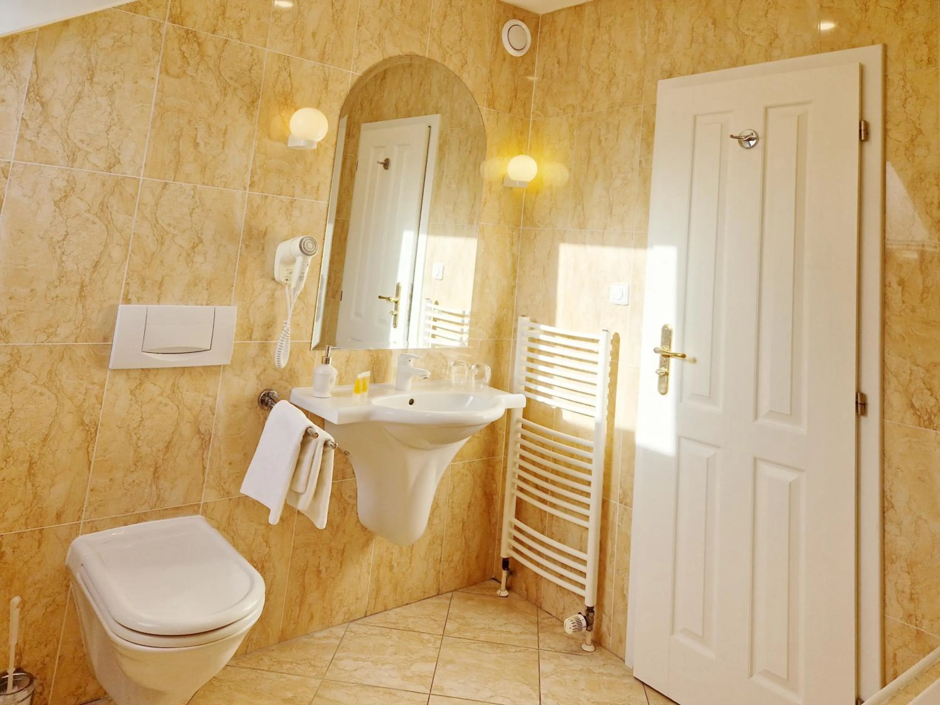 Bathroom in ROMANTIK HOTEL ELEONORA