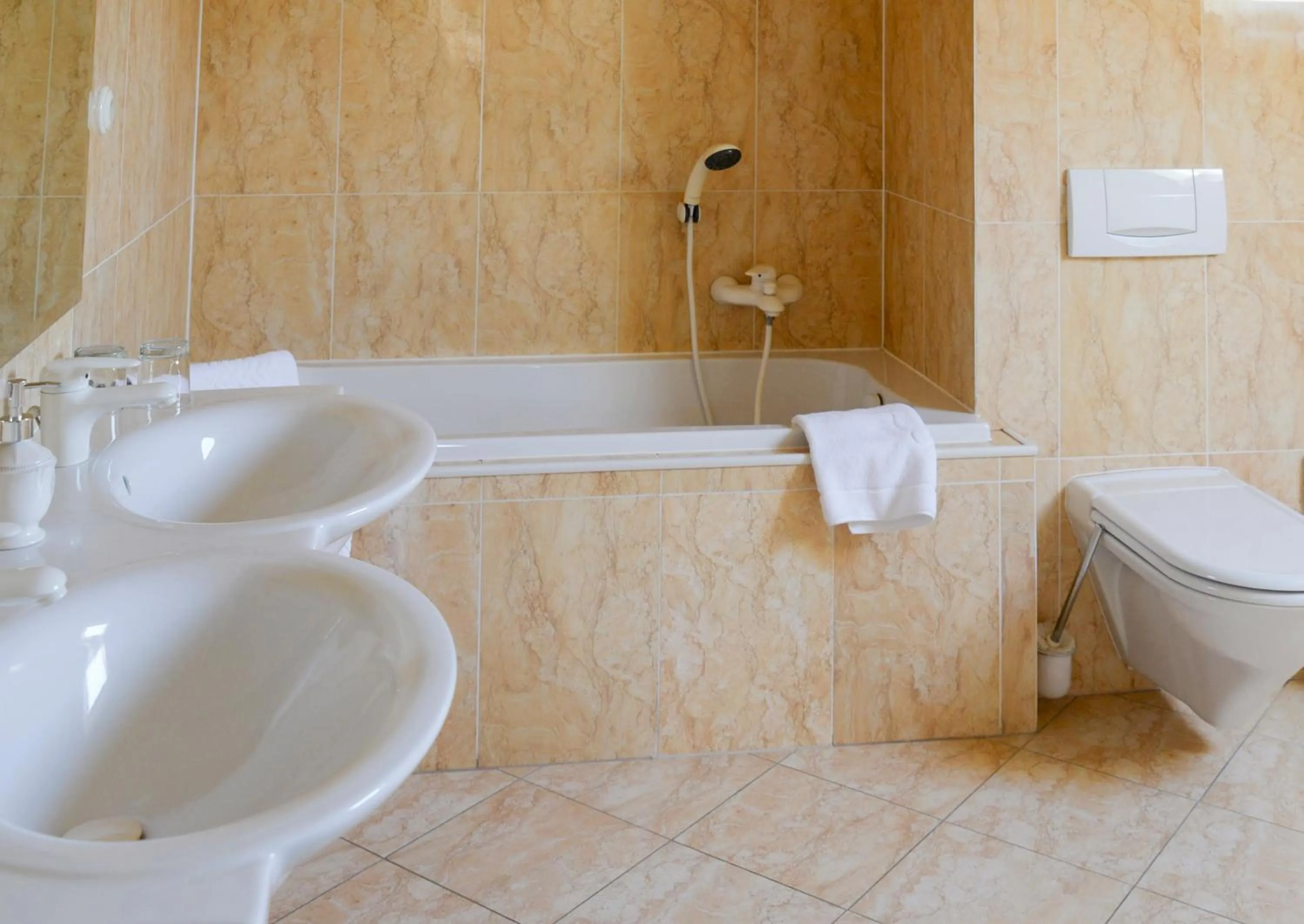 Bathroom in ROMANTIK HOTEL ELEONORA