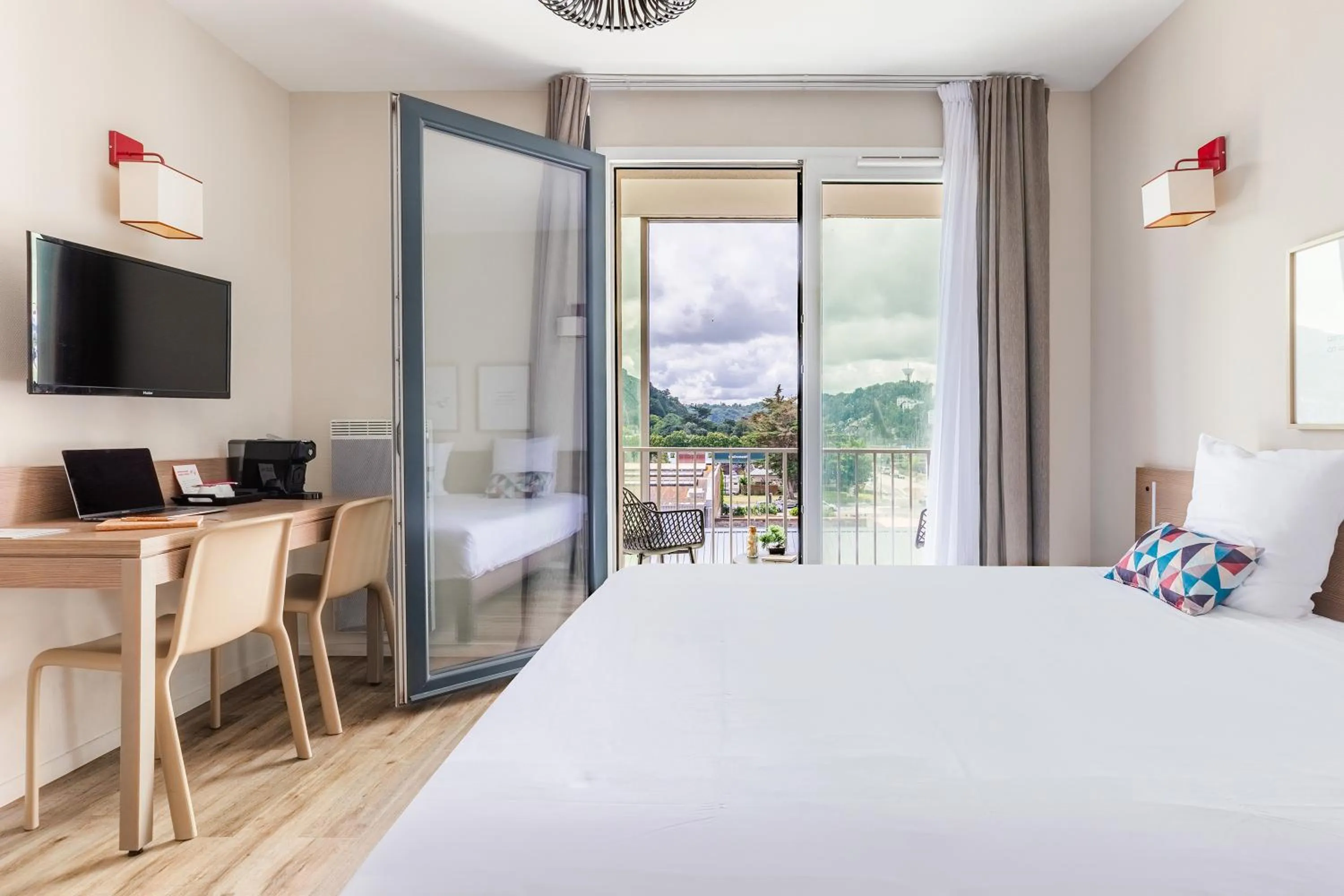 Bed in Appart'City Confort Cherbourg