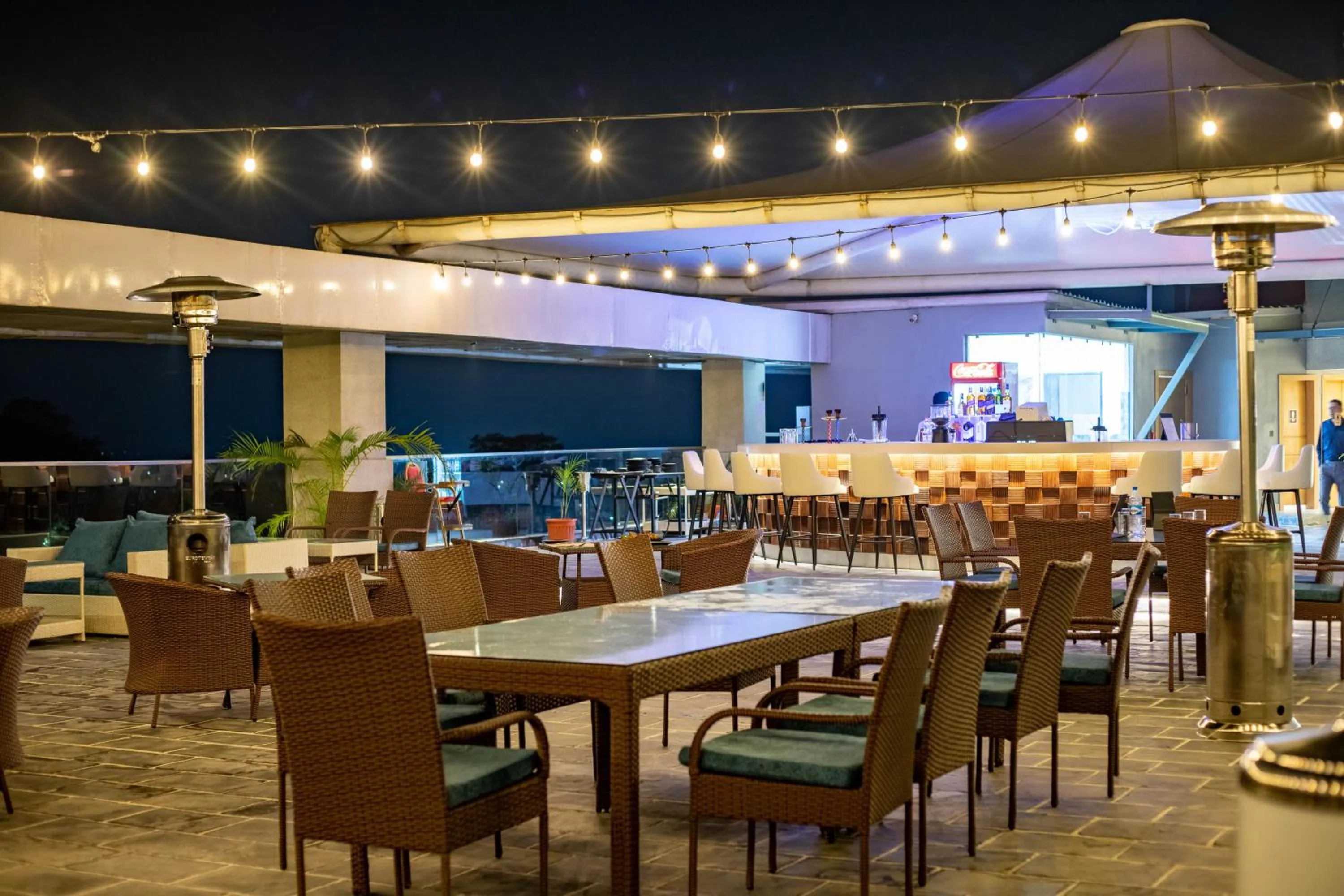 Restaurant/places to eat in Hotel Siraichuli