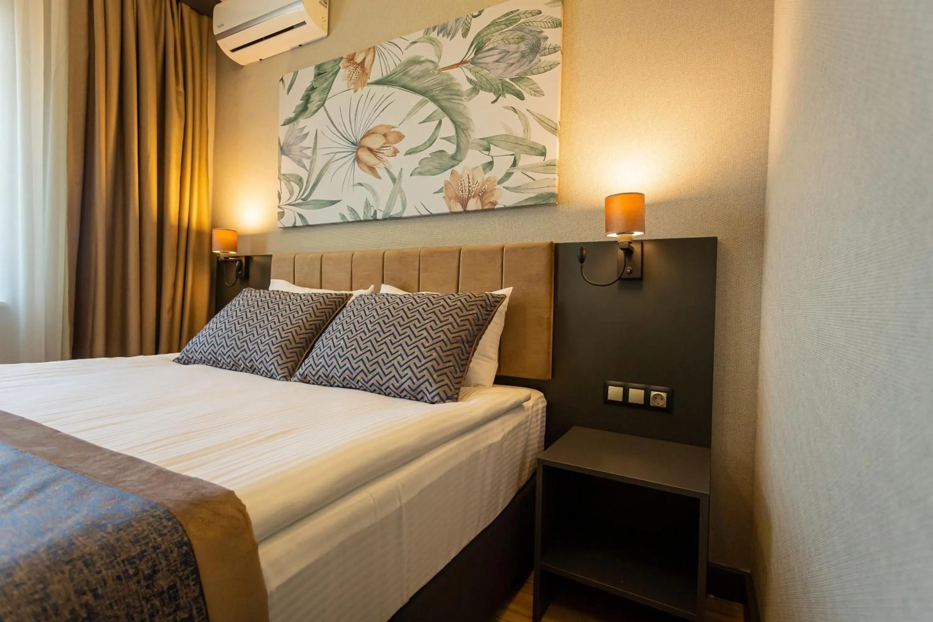 Photo of the whole room, Bed in Levor Hotel