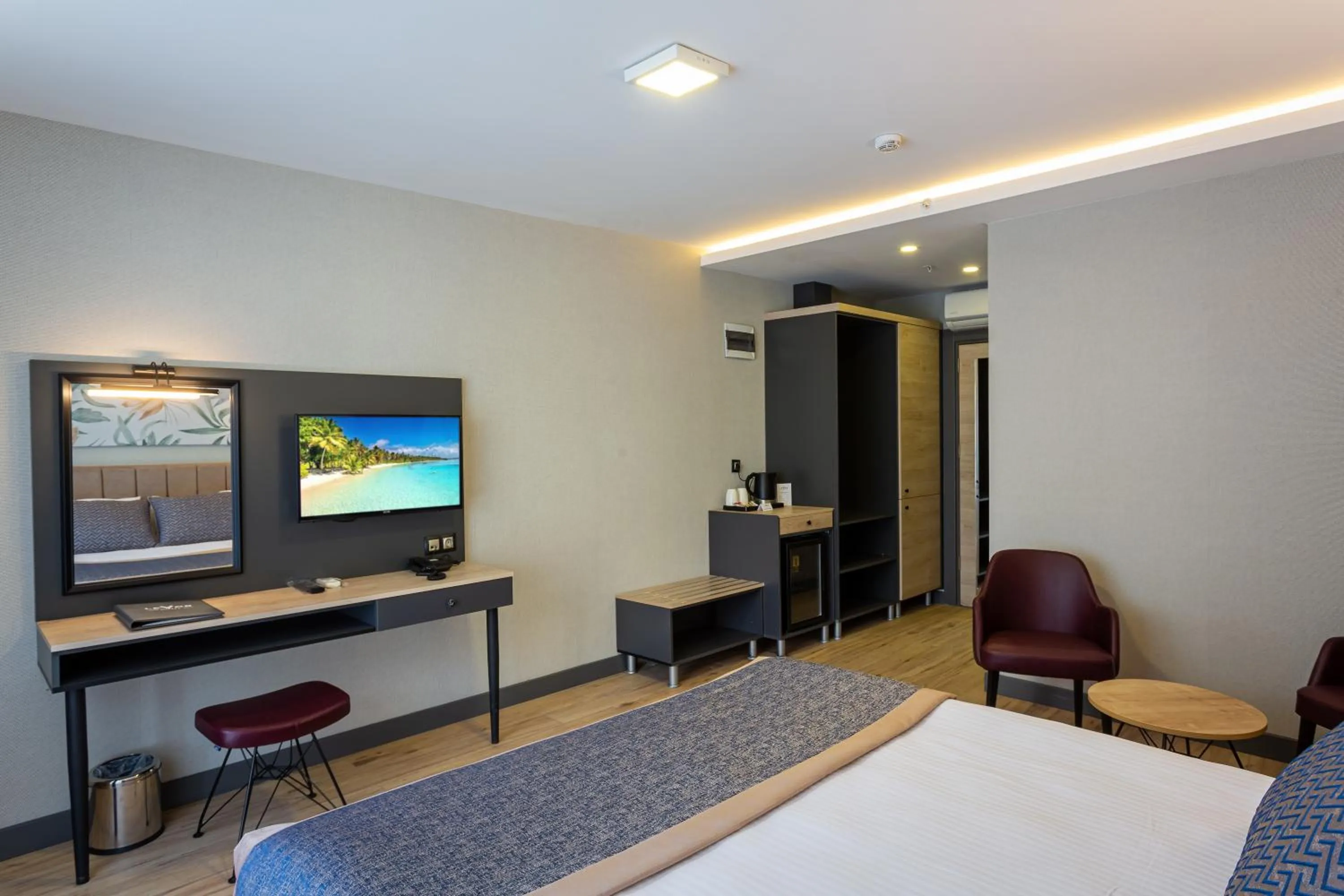 Photo of the whole room, Bed in Levor Hotel