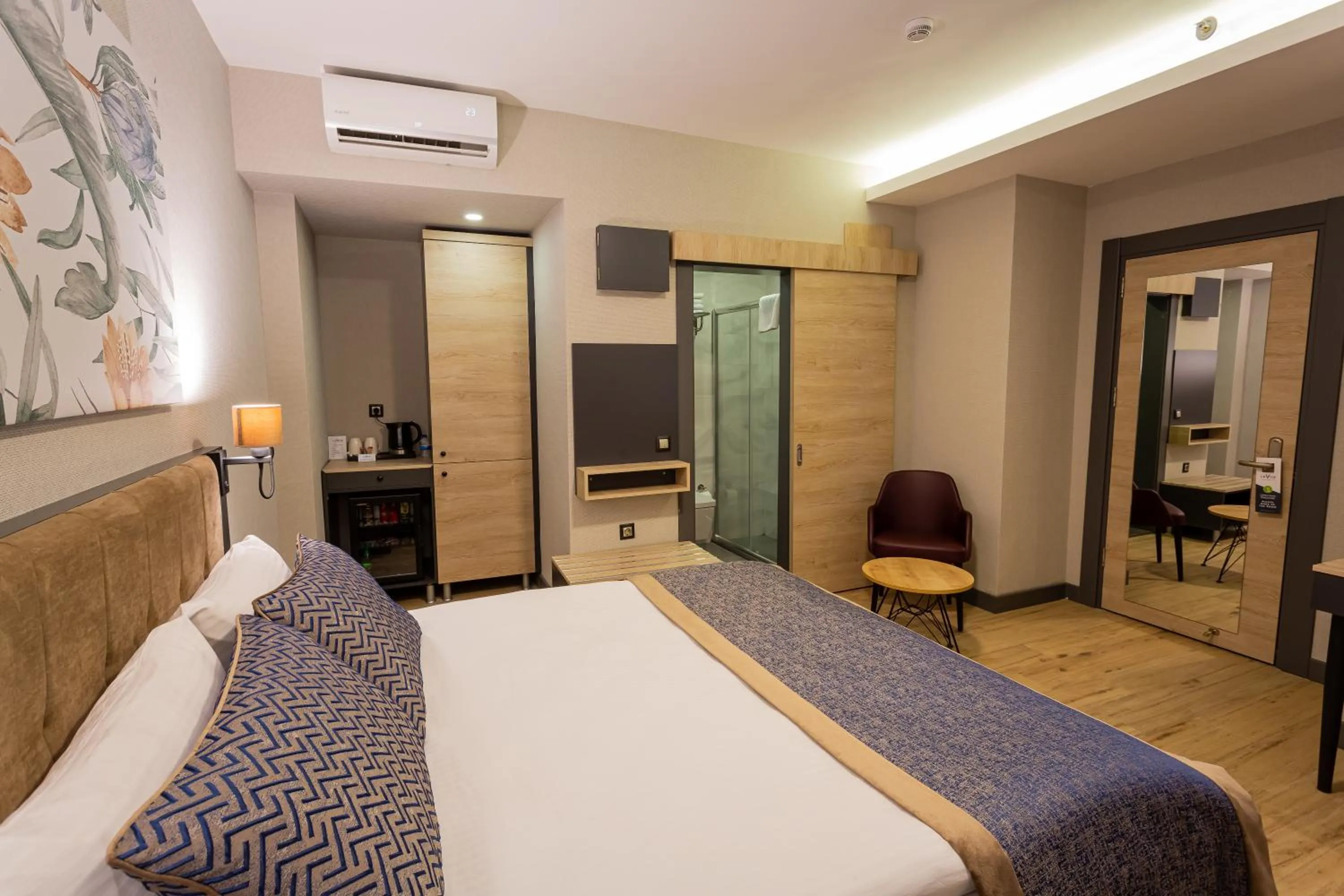 Photo of the whole room, Bed in Levor Hotel