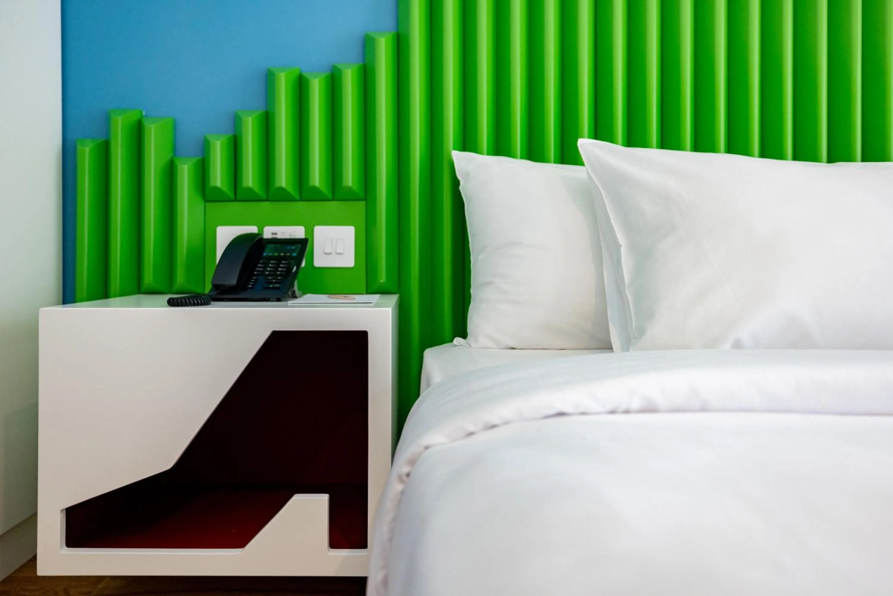 Bed in Limehouse Library Hotel