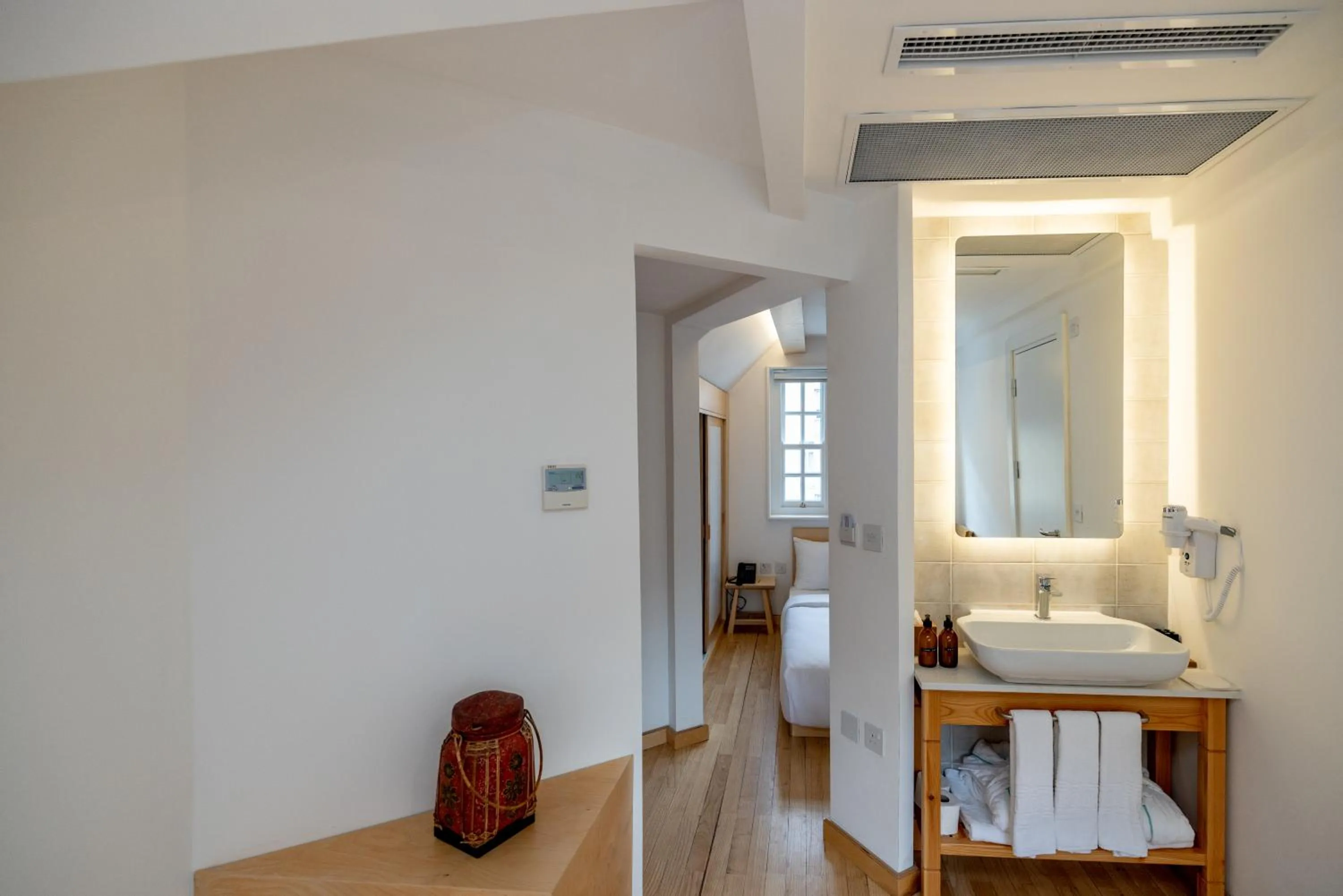 Limehouse Library Hotel