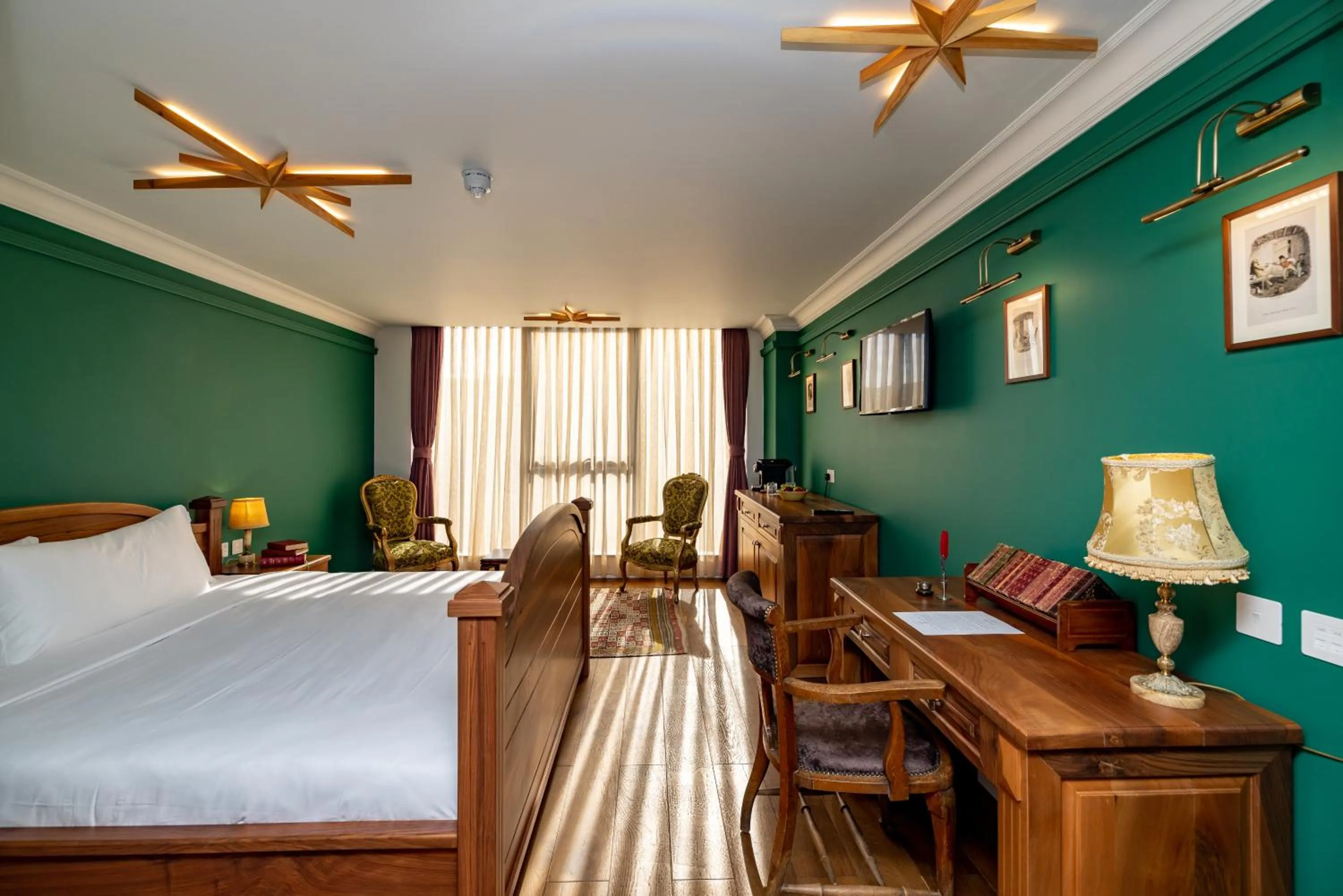 Bed in Limehouse Library Hotel