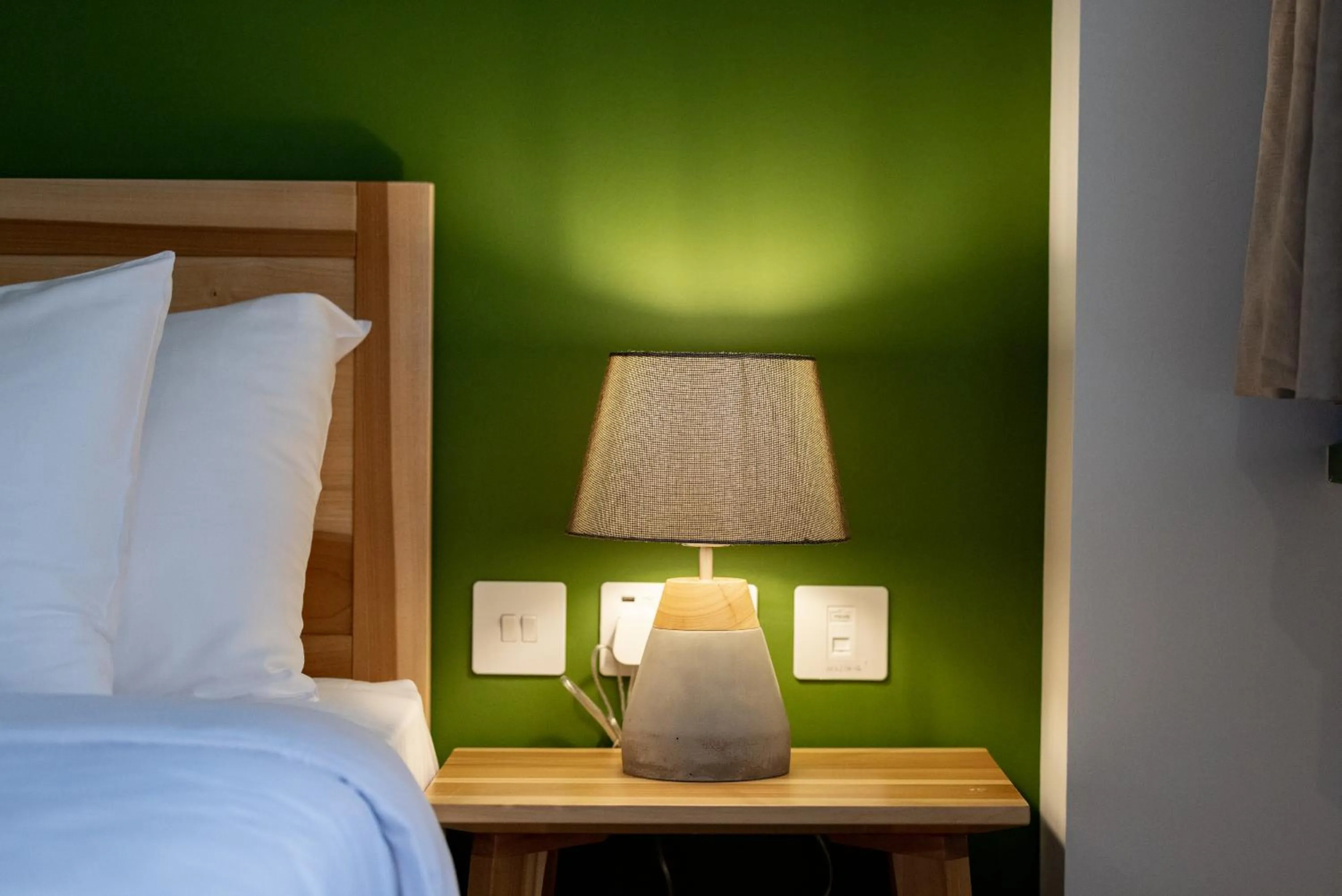 Bed in Limehouse Library Hotel