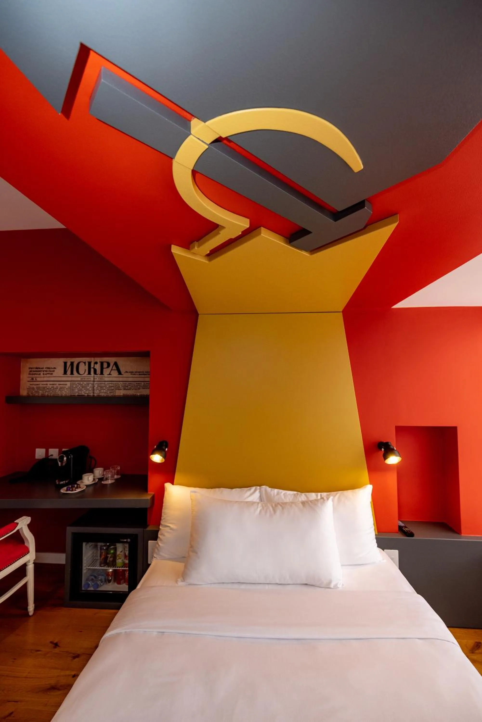 Bed in Limehouse Library Hotel